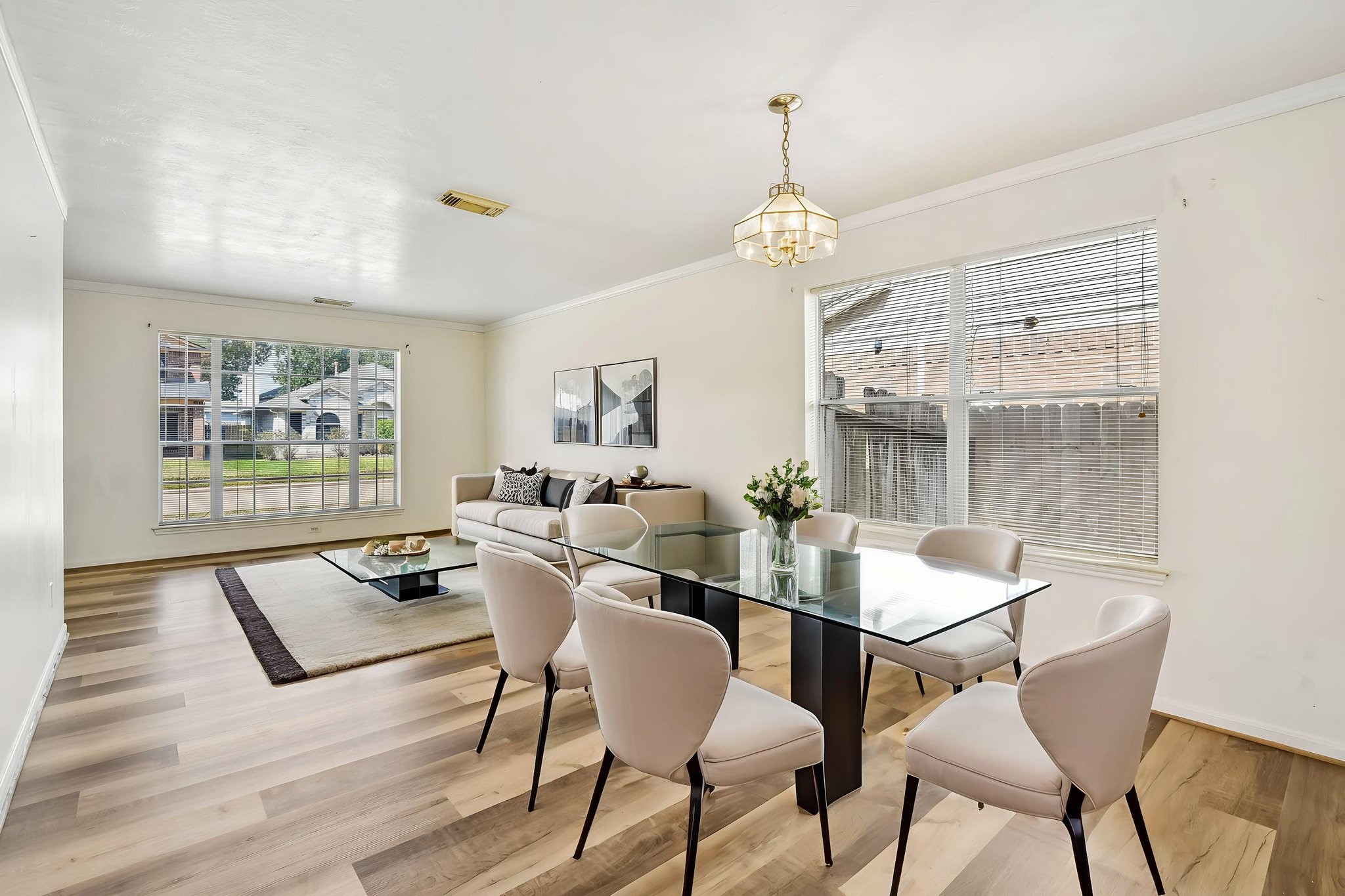 Living/Dining areas Living/Dining areas
