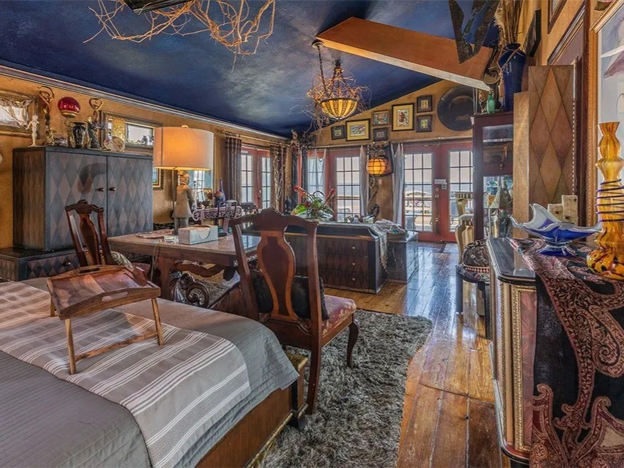 Discover 'La View'a charming blend of rustic elegance and modern comfort. This inviting space features rich wood accents, stylish decor, and abundant natural light, creating a warm and sophisticated atmosphere perfect for relaxation and entertaining.