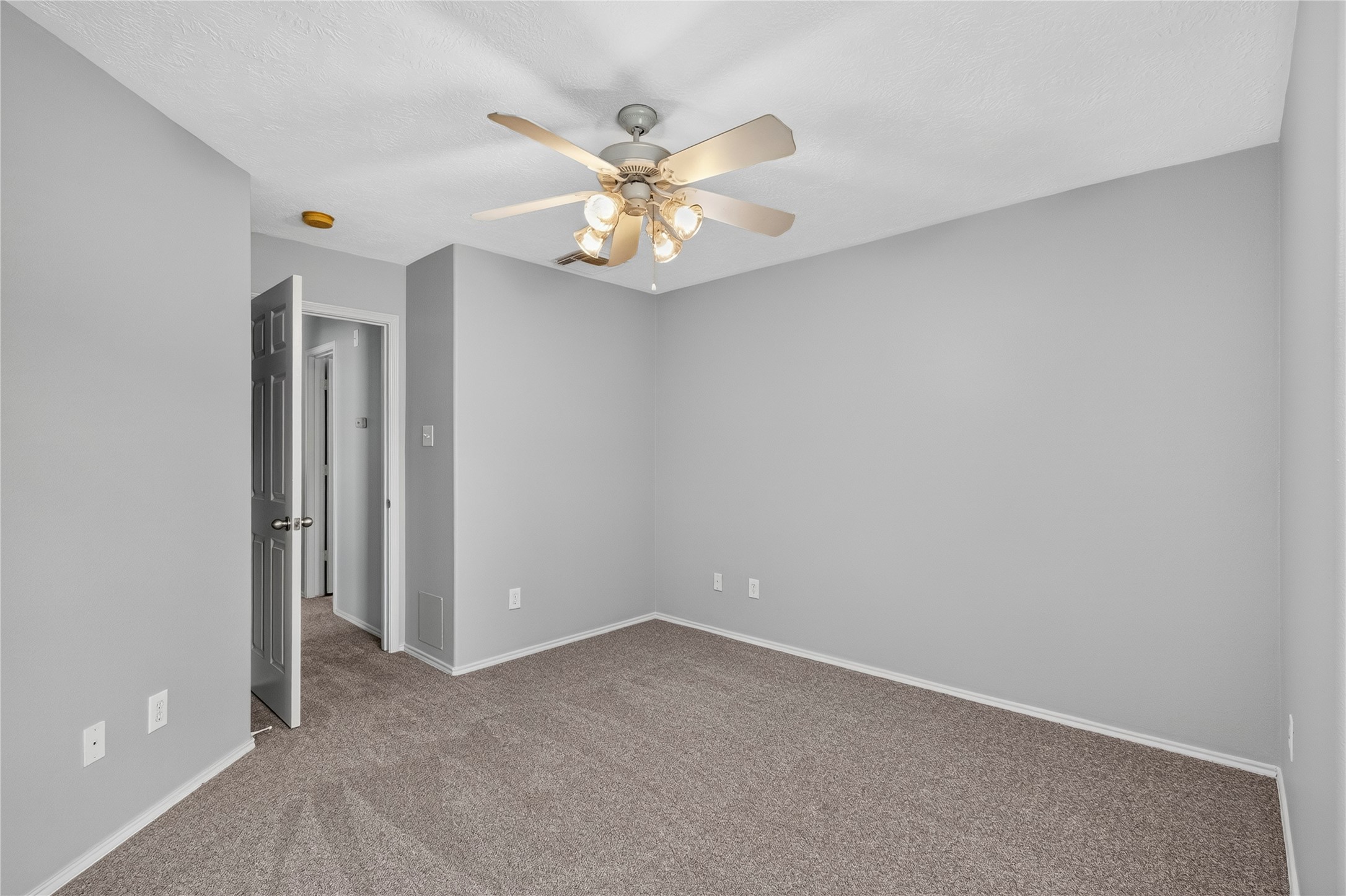 414 Folk Crest Lane, Dickinson, TX 77539