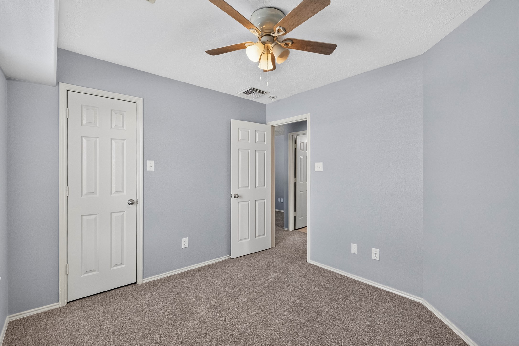 414 Folk Crest Lane, Dickinson, TX 77539