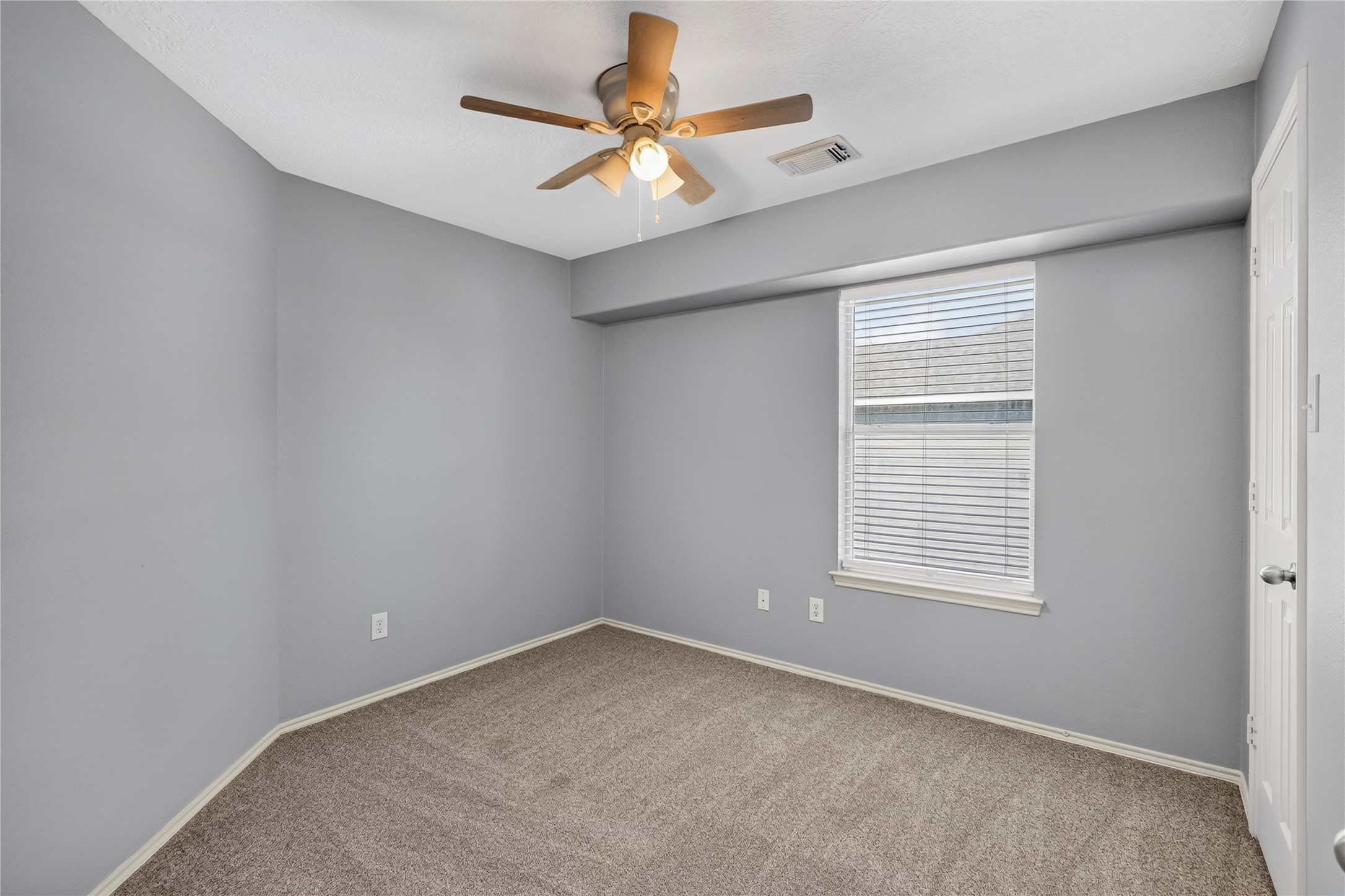 414 Folk Crest Lane, Dickinson, TX 77539