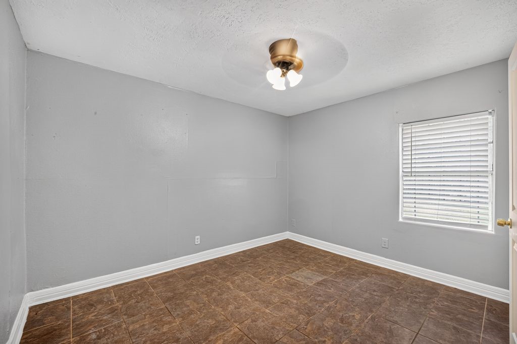 7319 Mountbatten Road, Houston, TX 77033