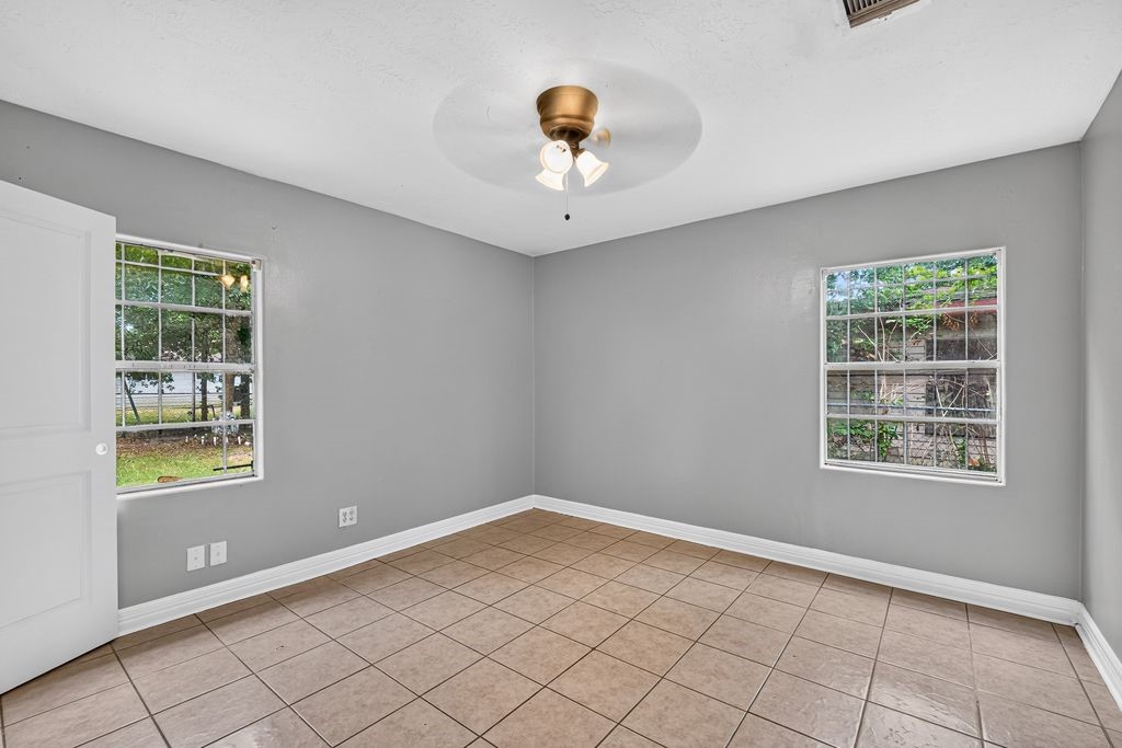 7319 Mountbatten Road, Houston, TX 77033