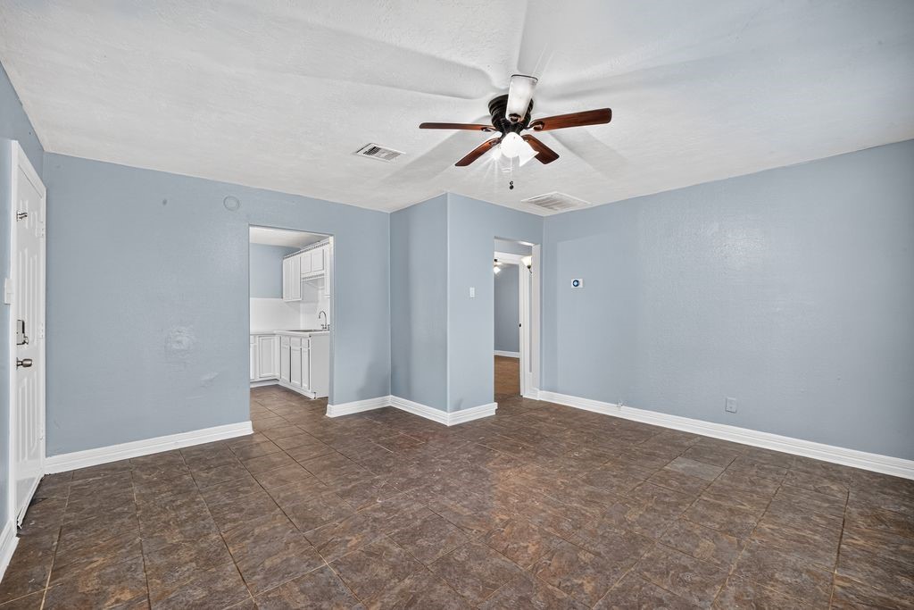 7319 Mountbatten Road, Houston, TX 77033