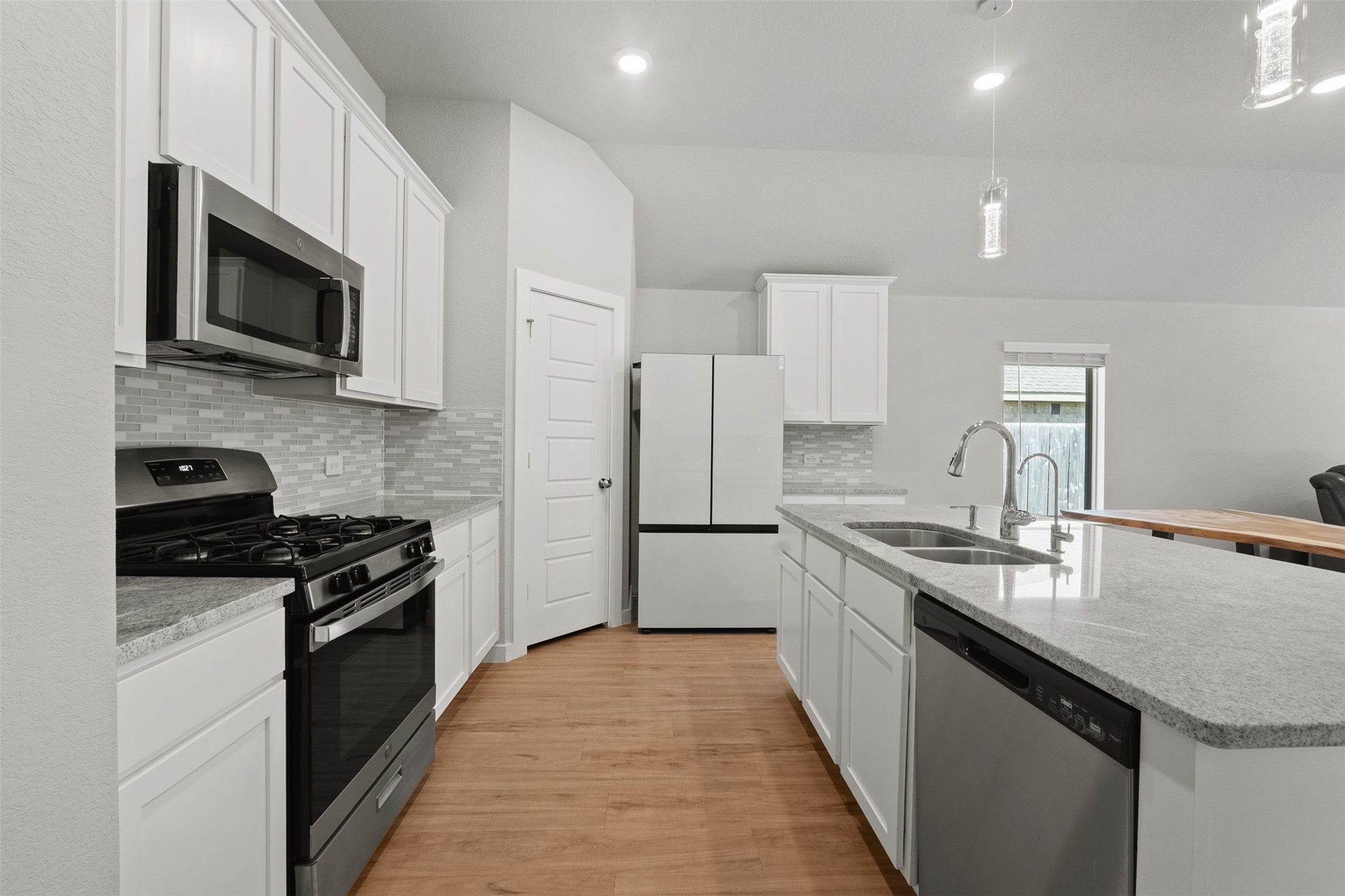 Spacious kitchen with all like new appliances