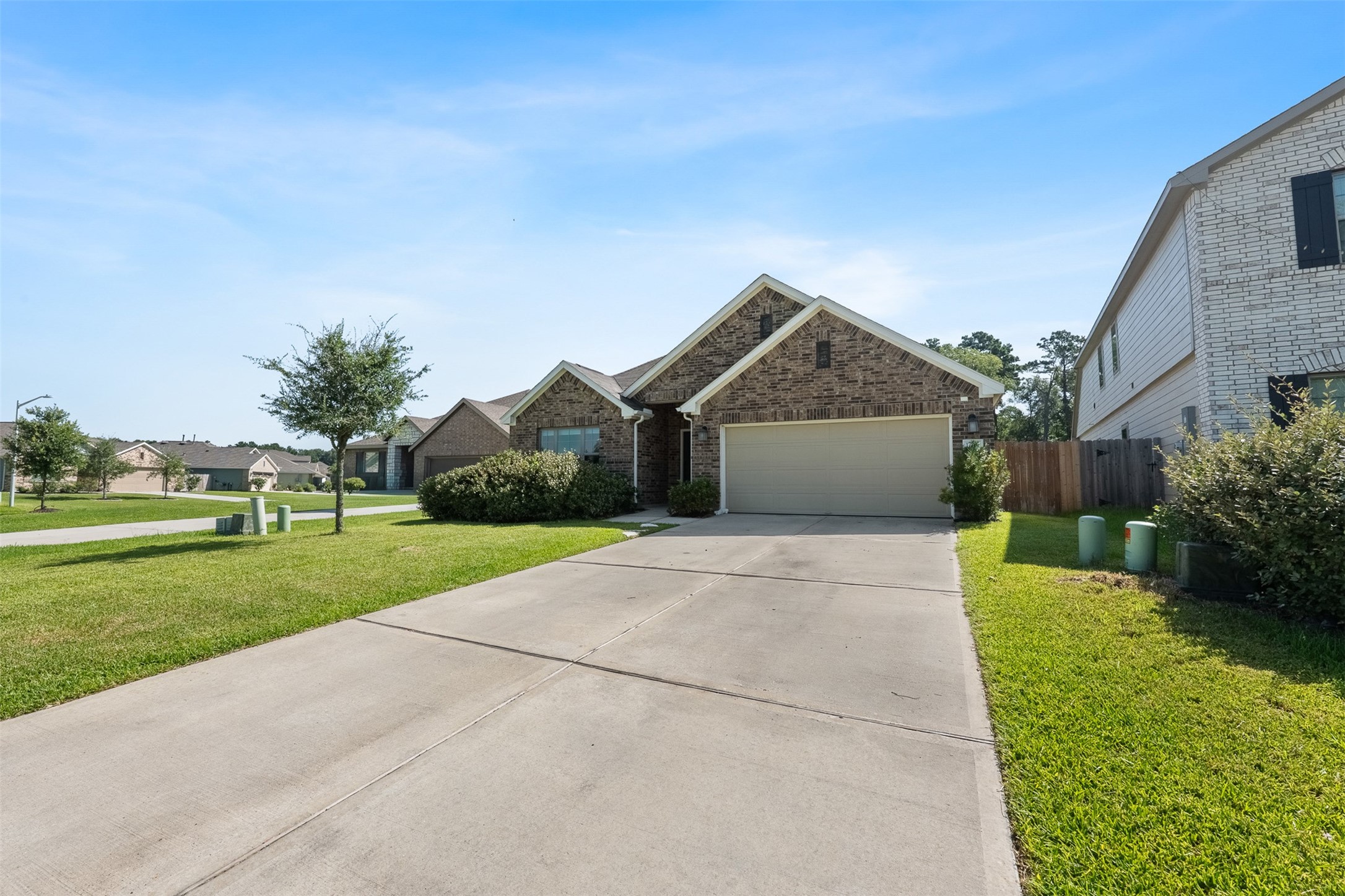 Check out the curb appeal! Check out the curb appeal!