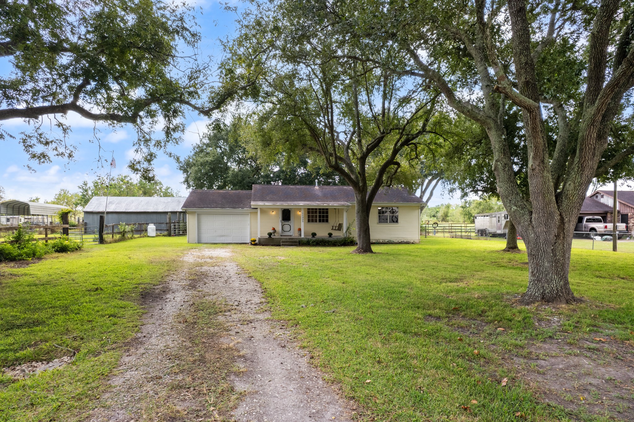 Welcome to 11325 32nd St, your cozy country dream property. Welcome to 11325 32nd St, your cozy country dream property.