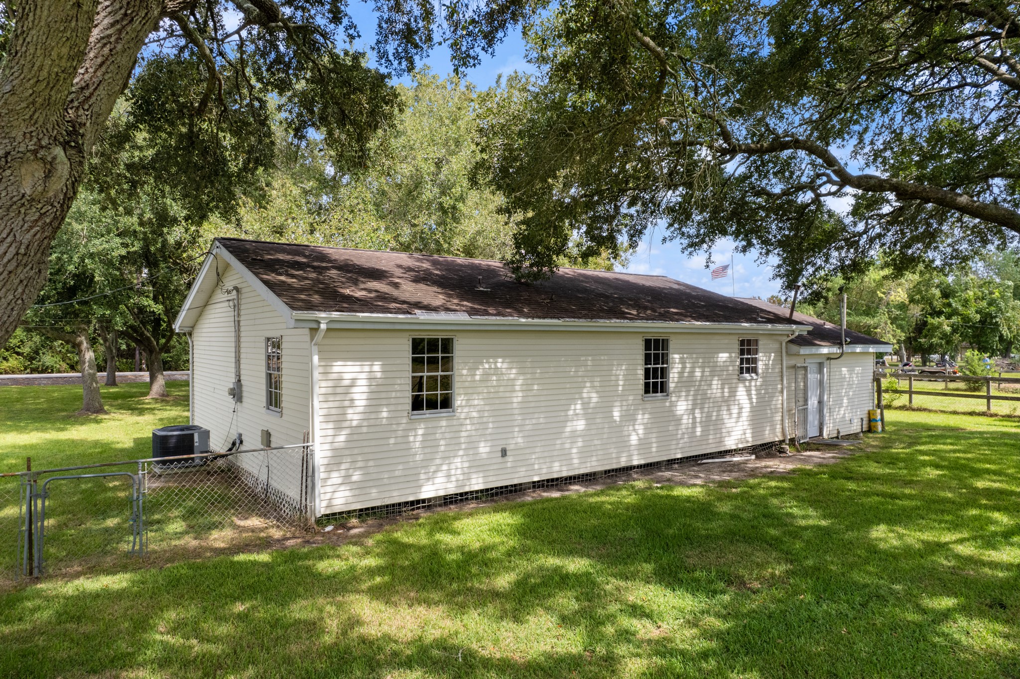 11325 32nd Street, Santa Fe, TX 77510