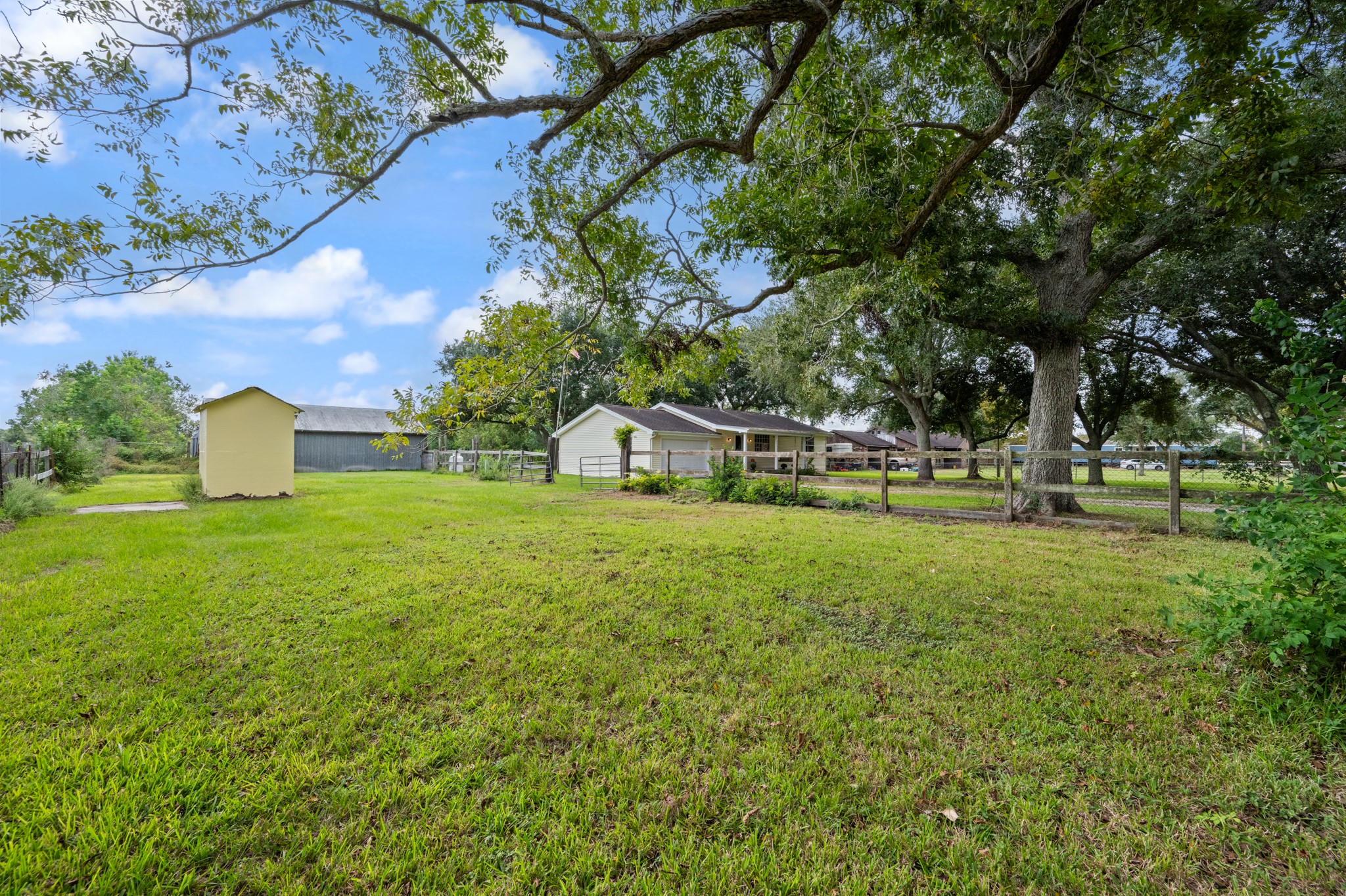 11325 32nd Street, Santa Fe, TX 77510