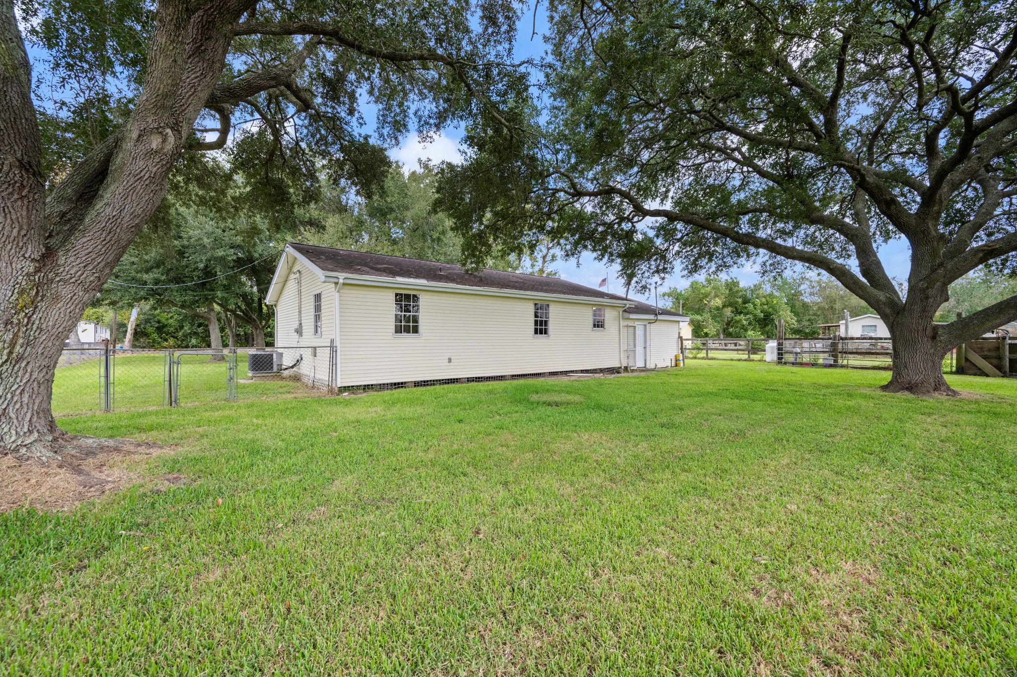 11325 32nd Street, Santa Fe, TX 77510