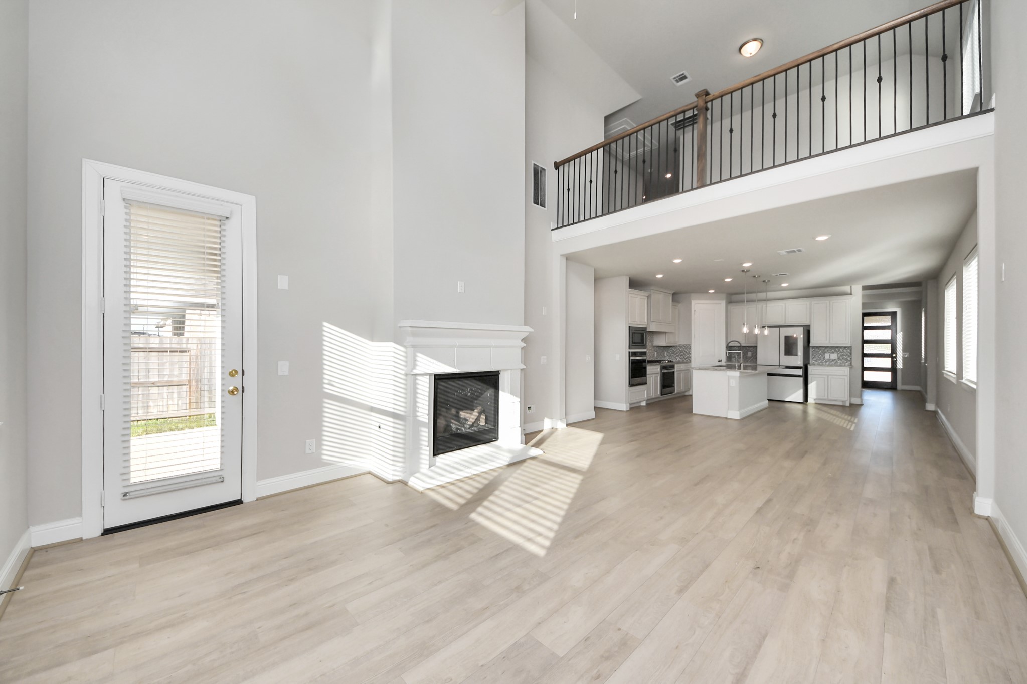 708 Lake Lacosta Drive, Katy, TX 77493