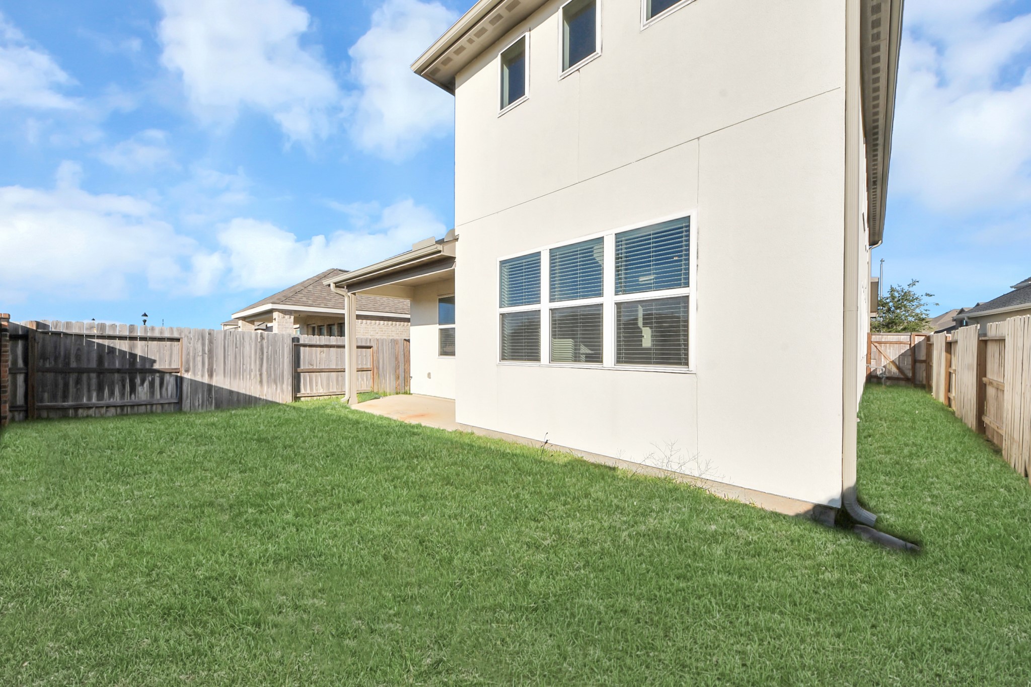 708 Lake Lacosta Drive, Katy, TX 77493