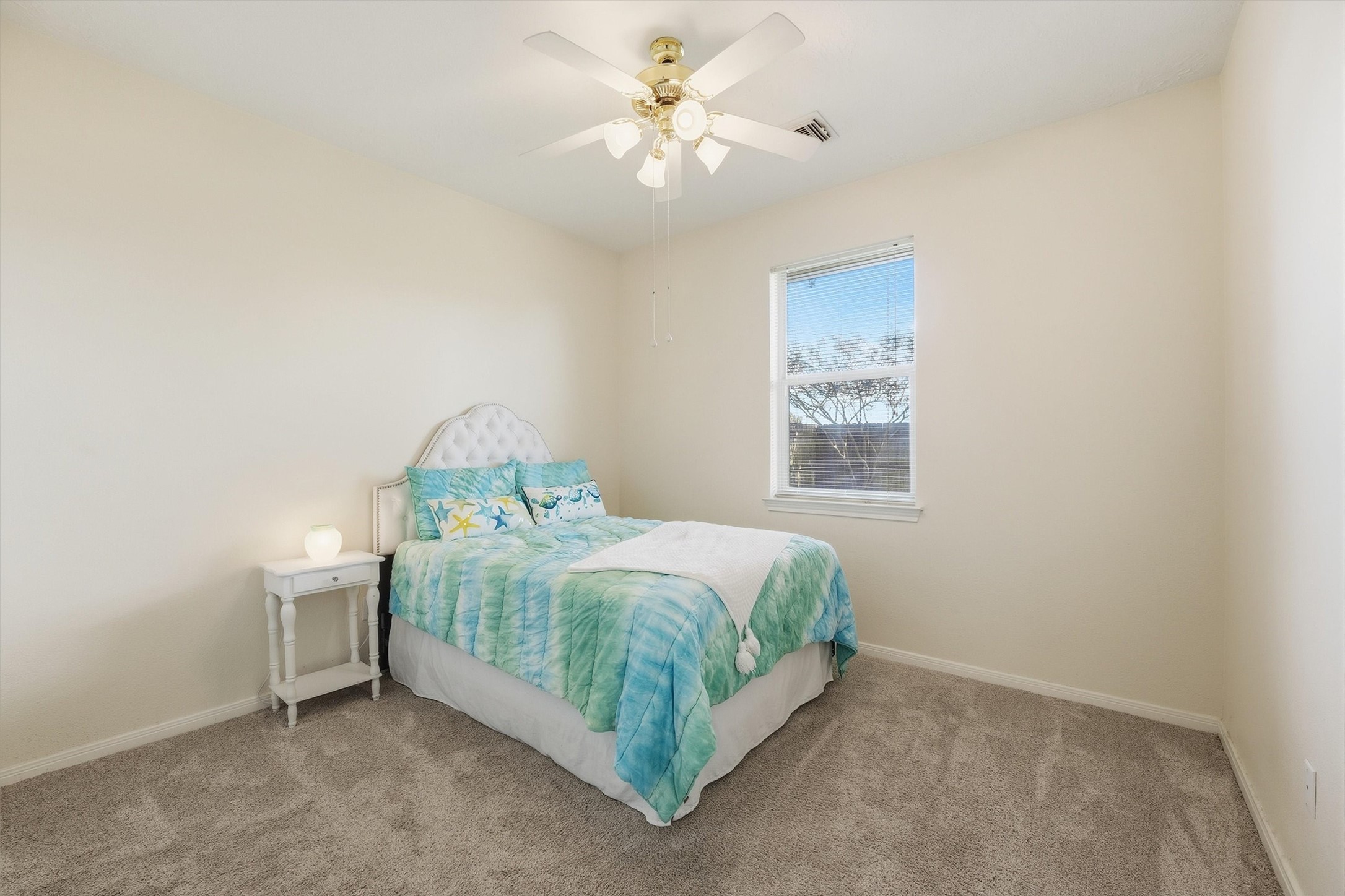 222 Meadowhill Lane, Dickinson, TX 77539