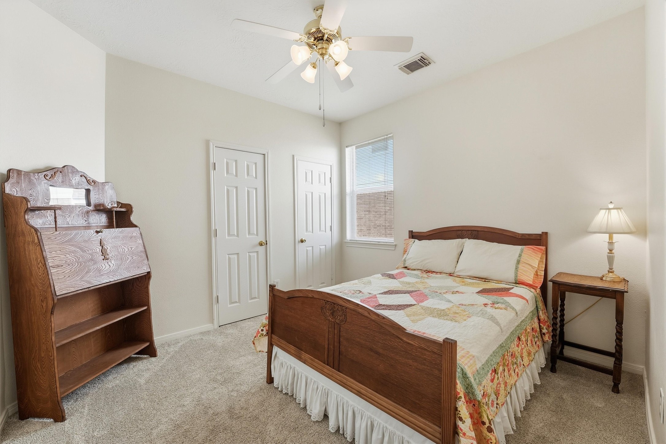 222 Meadowhill Lane, Dickinson, TX 77539