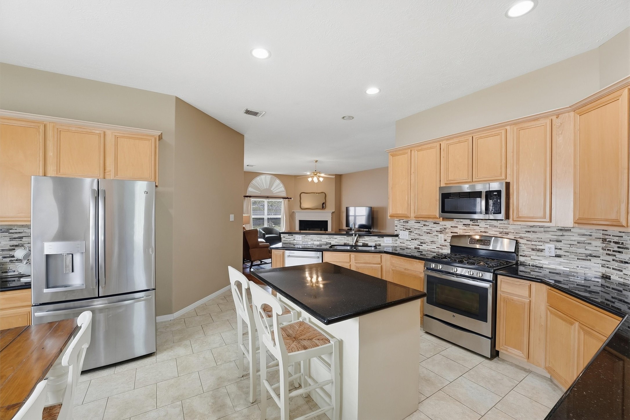 222 Meadowhill Lane, Dickinson, TX 77539 222 Meadowhill Lane, Dickinson, TX 77539