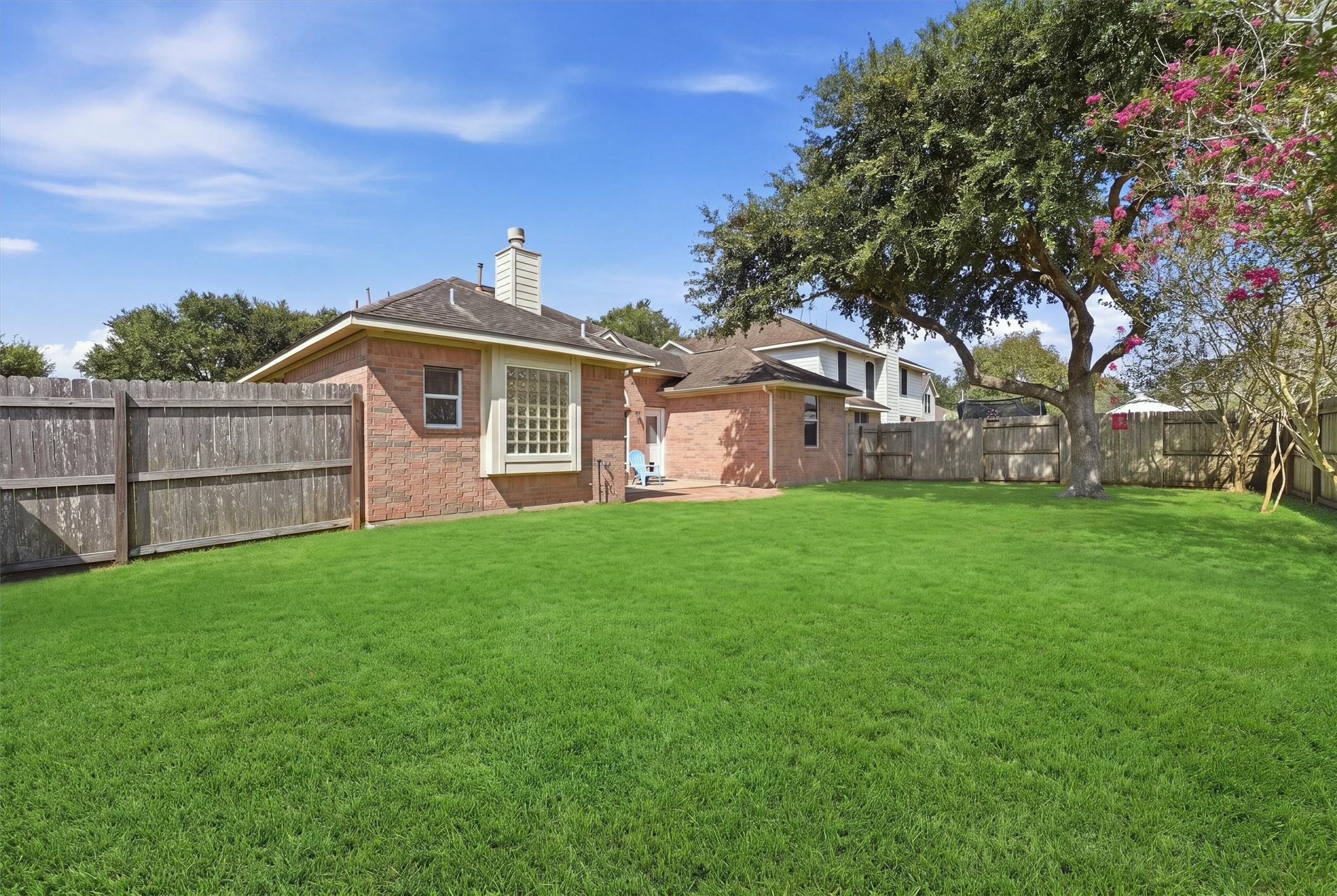 222 Meadowhill Lane, Dickinson, TX 77539