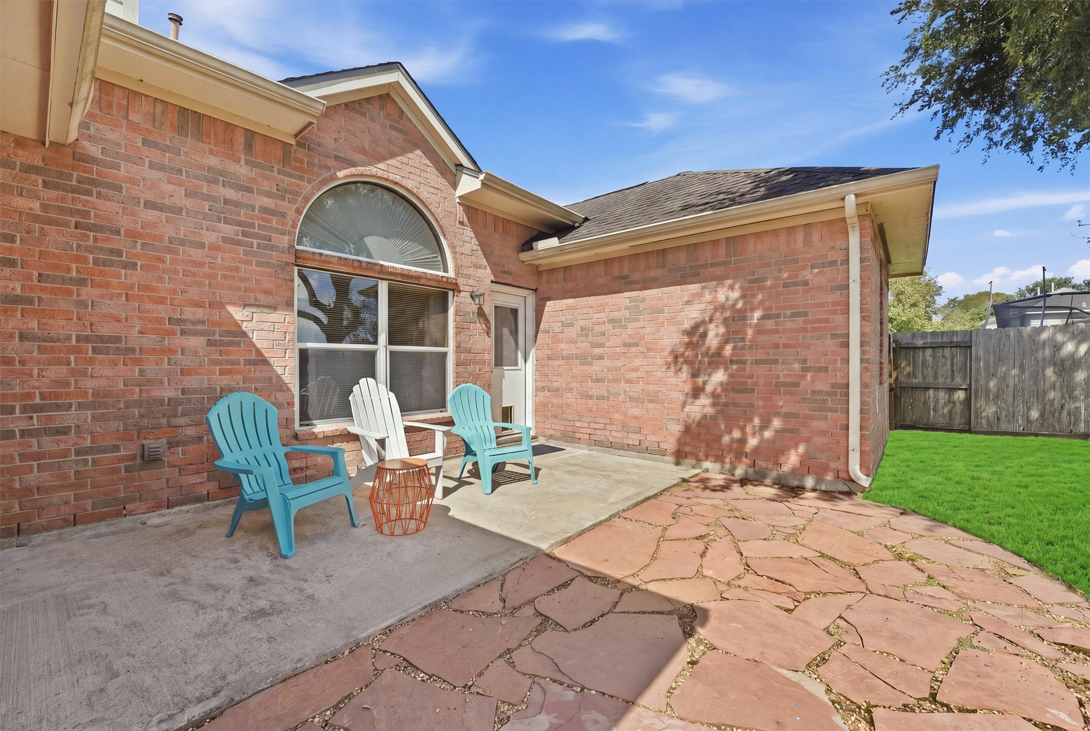 222 Meadowhill Lane, Dickinson, TX 77539