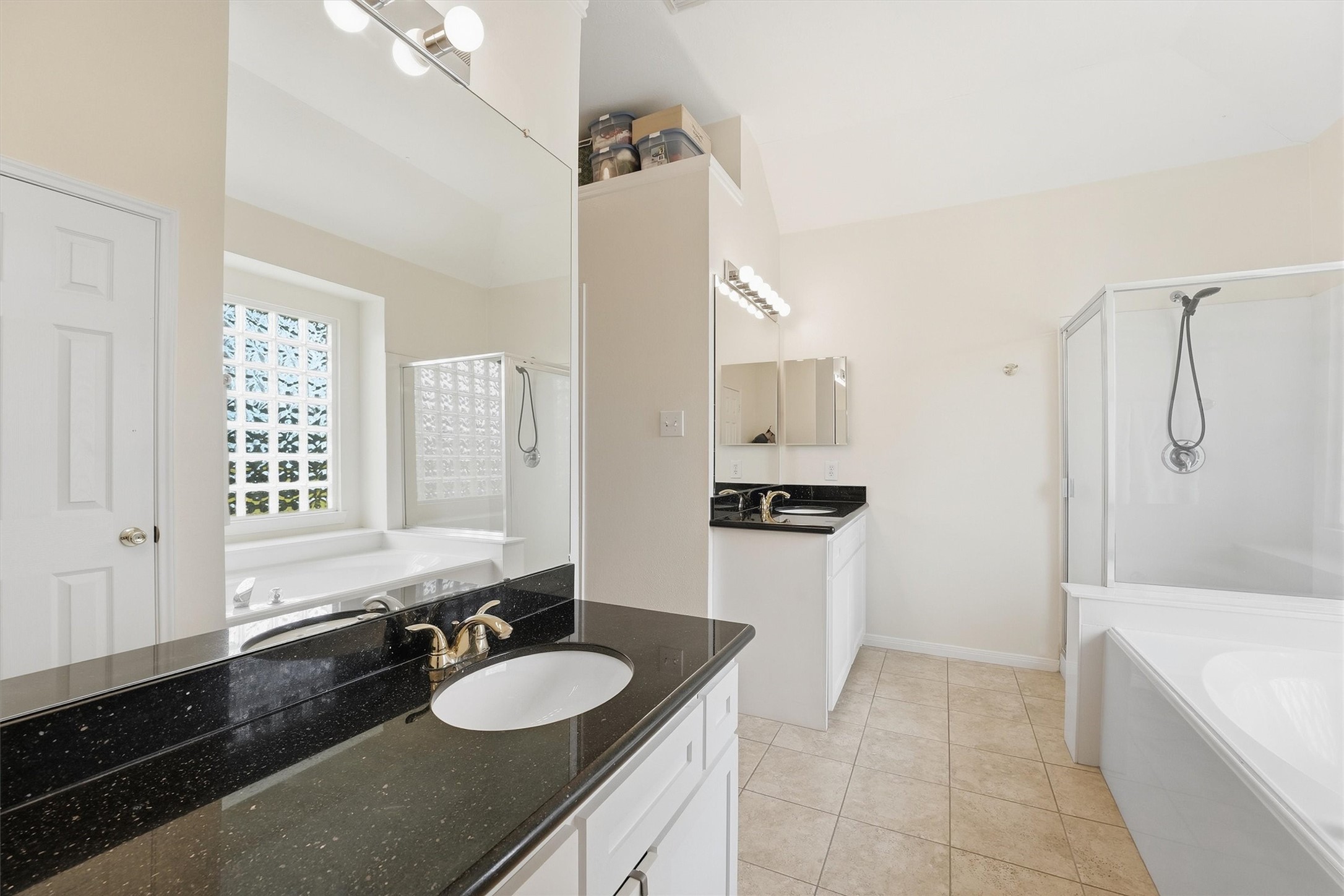 222 Meadowhill Lane, Dickinson, TX 77539