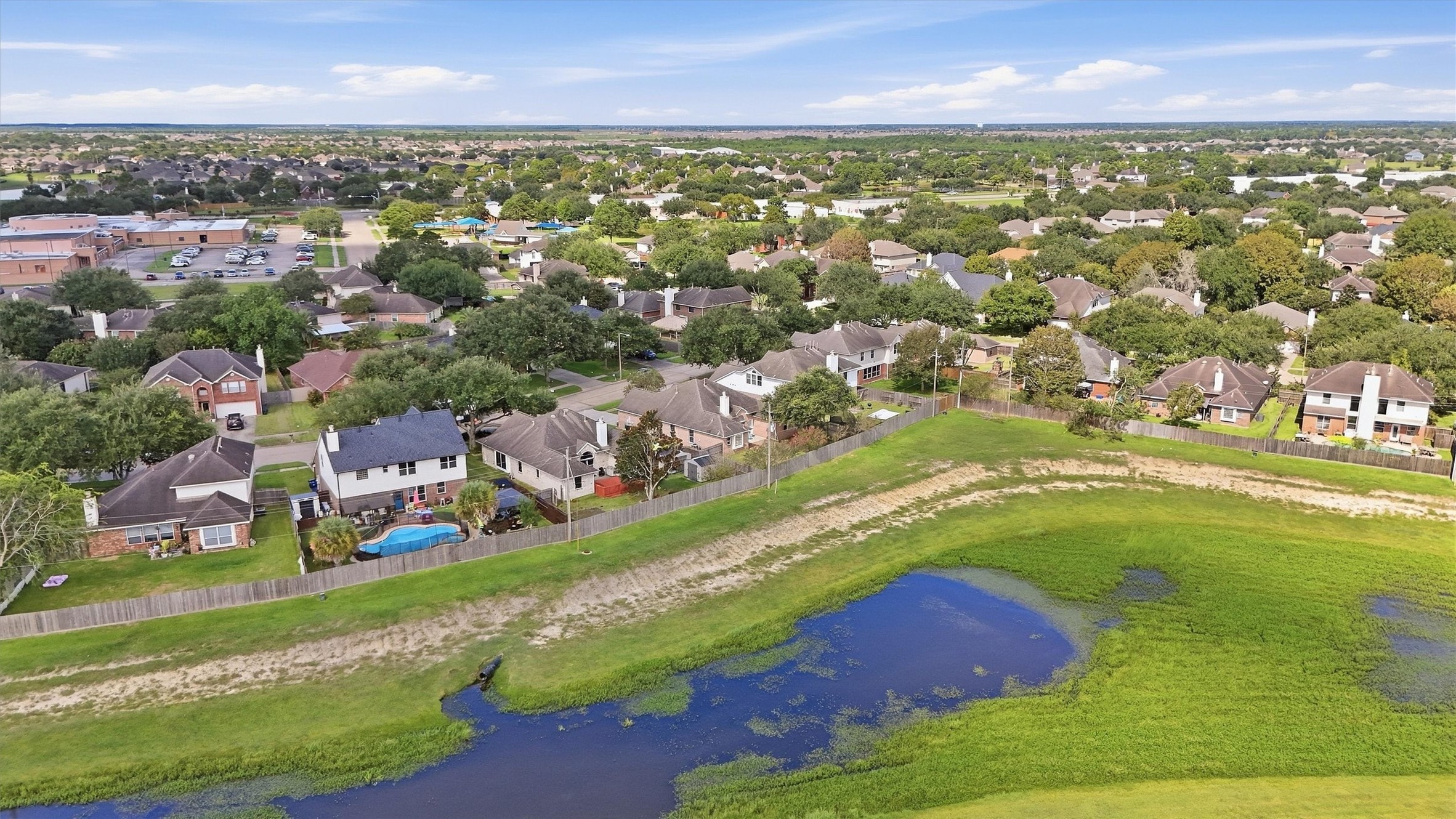 222 Meadowhill Lane, Dickinson, TX 77539