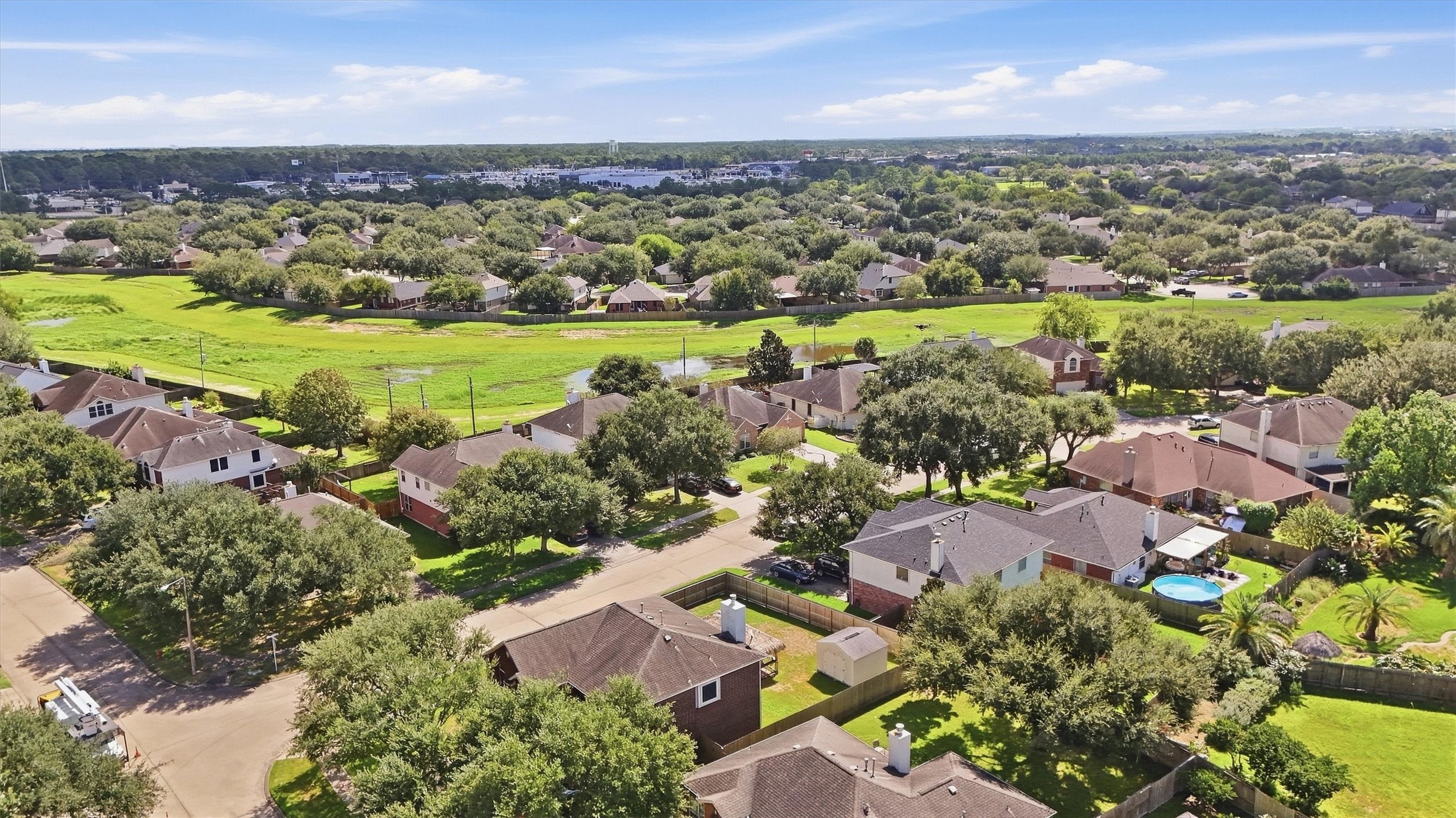 222 Meadowhill Lane, Dickinson, TX 77539