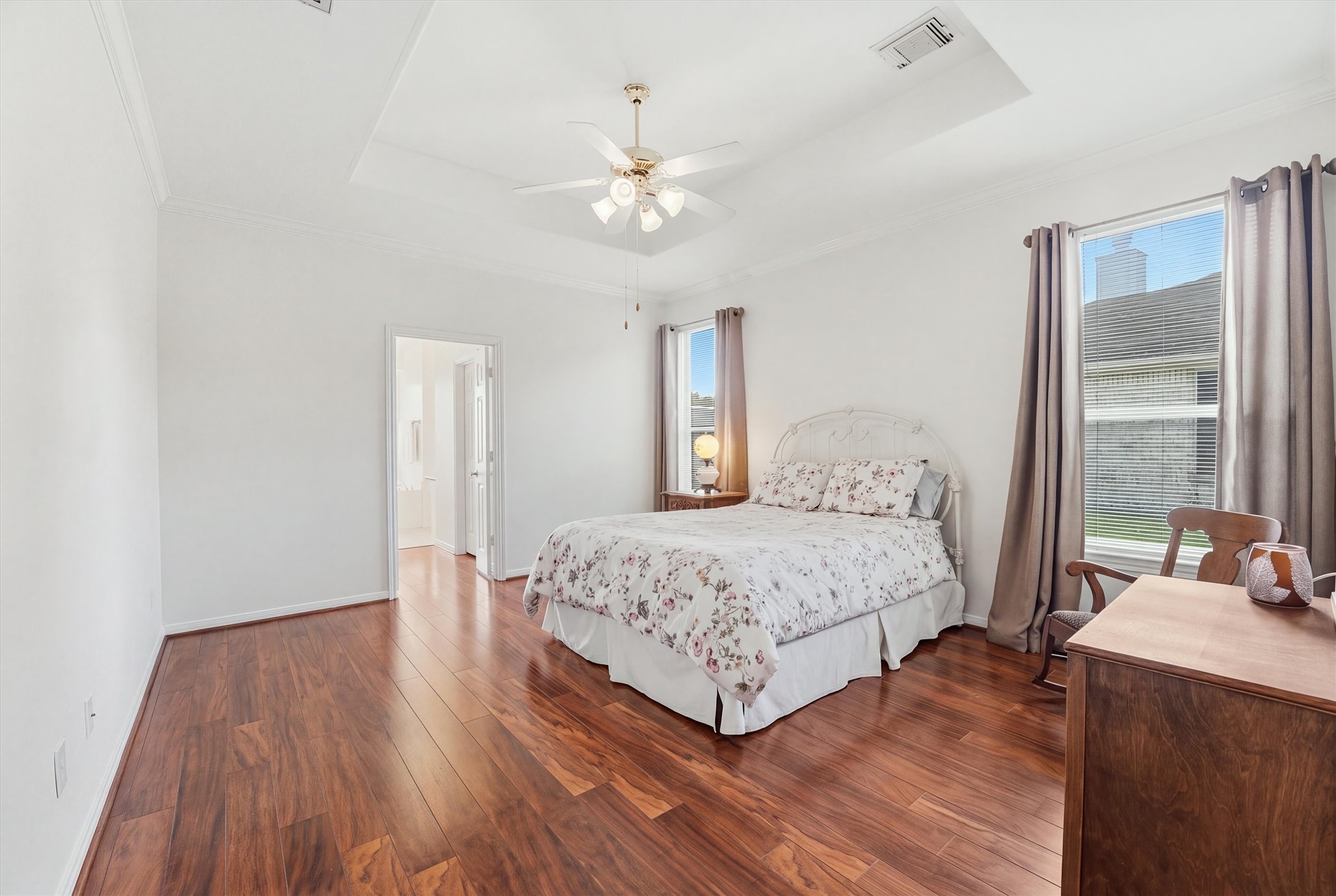 222 Meadowhill Lane, Dickinson, TX 77539