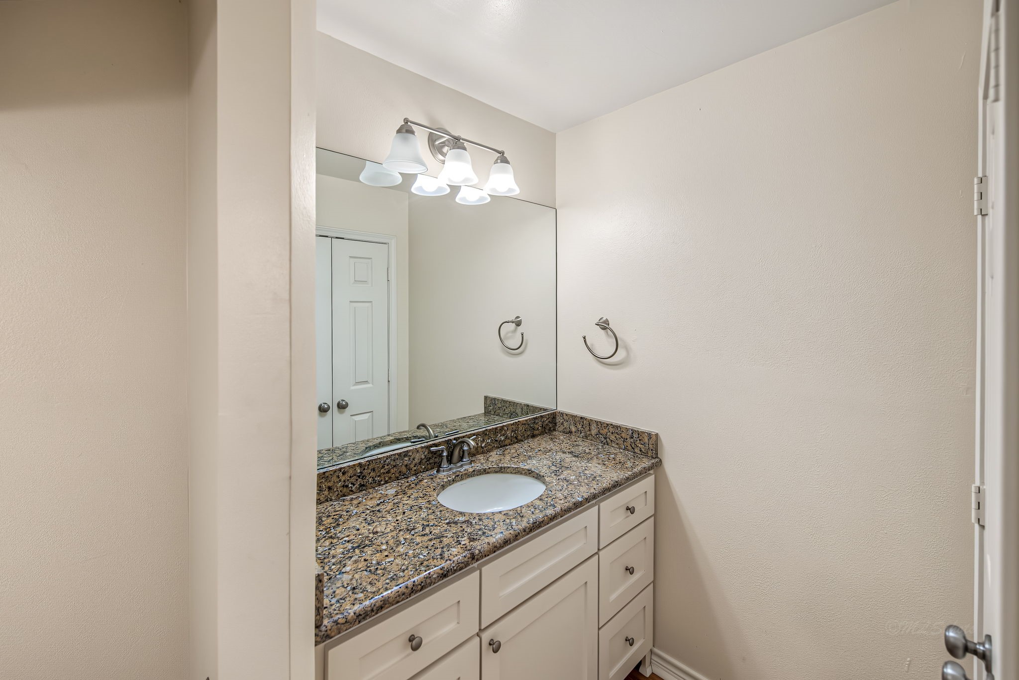 509 Brook Hollow Drive, Conroe, TX 77385
