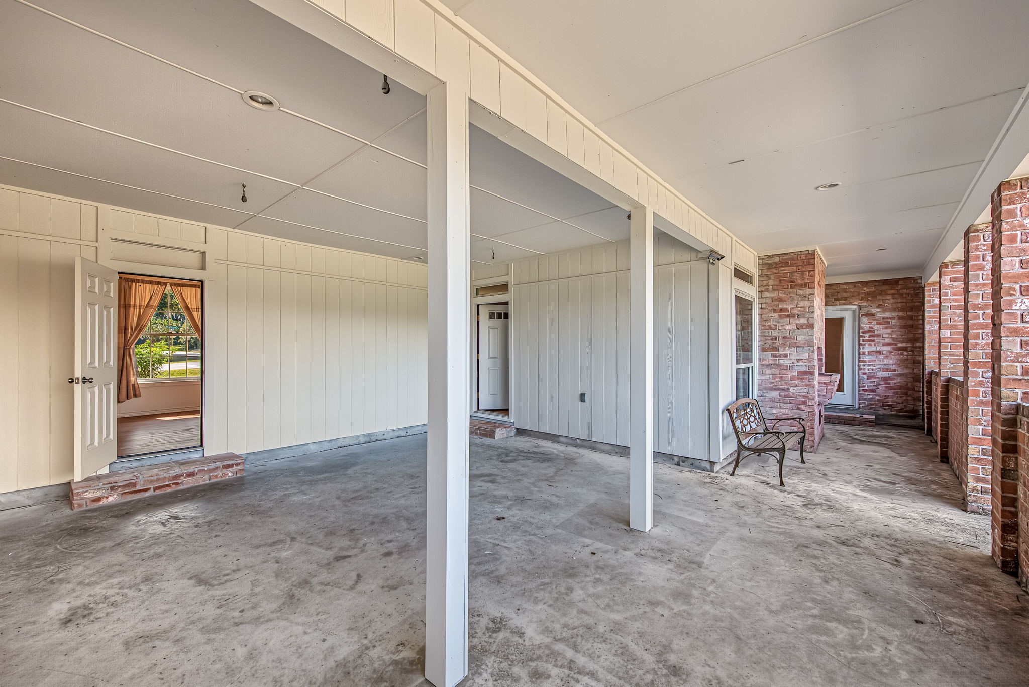 509 Brook Hollow Drive, Conroe, TX 77385