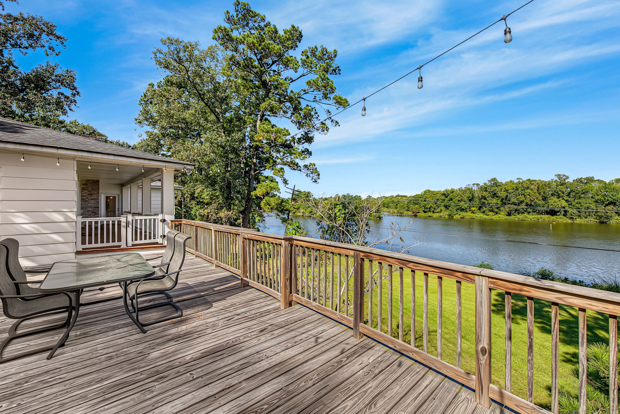 509 Brook Hollow Drive, Conroe, TX 77385