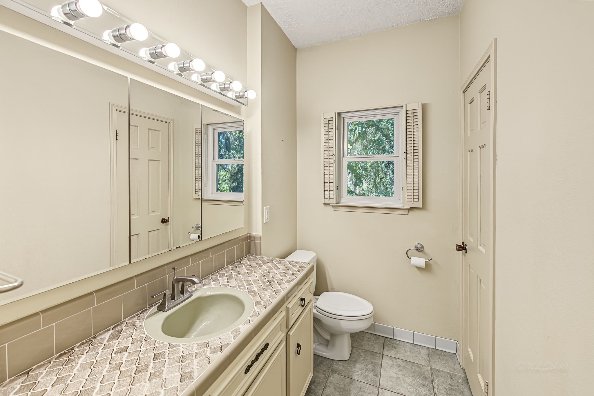 509 Brook Hollow Drive, Conroe, TX 77385
