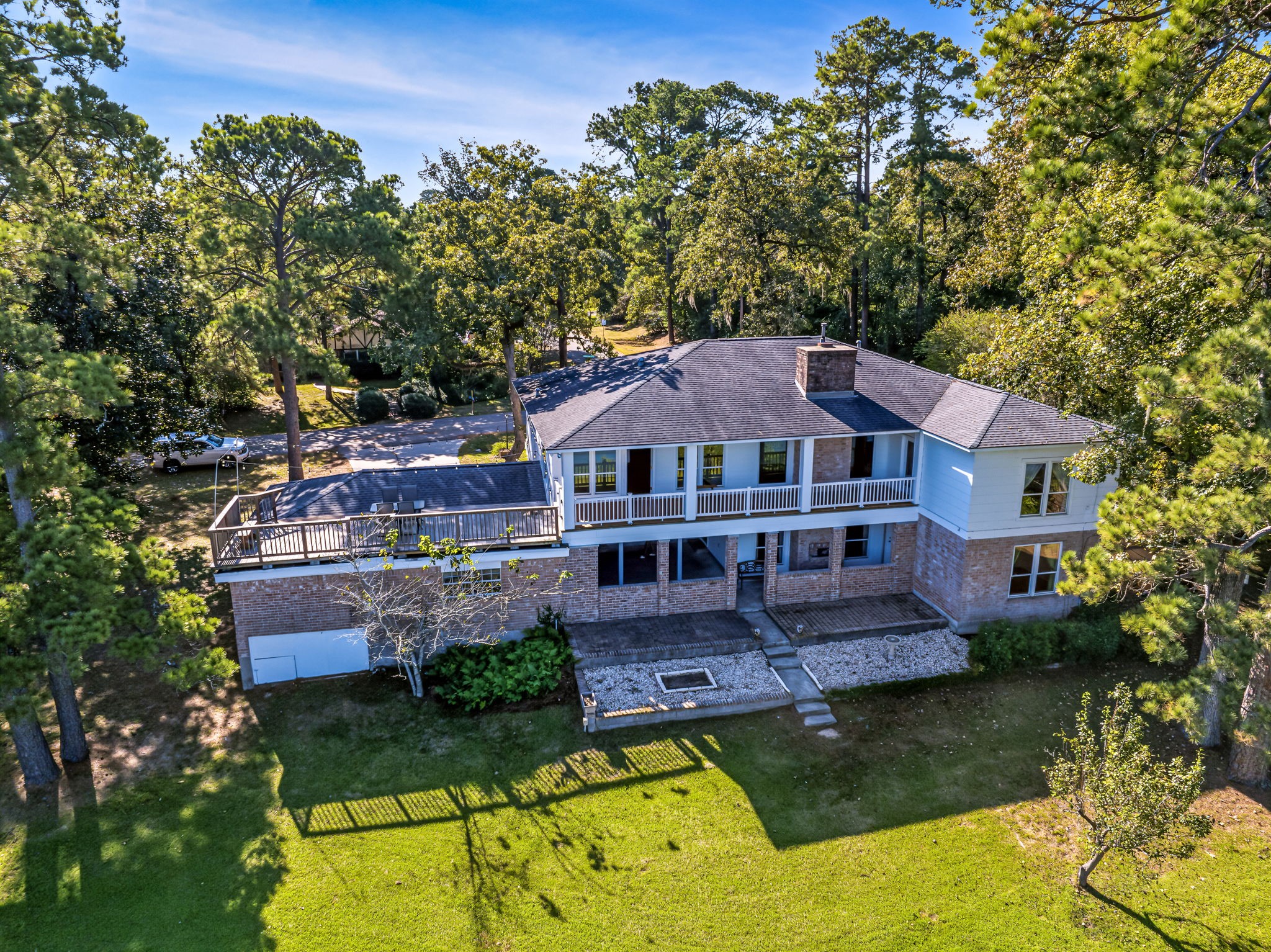 509 Brook Hollow Drive, Conroe, TX 77385