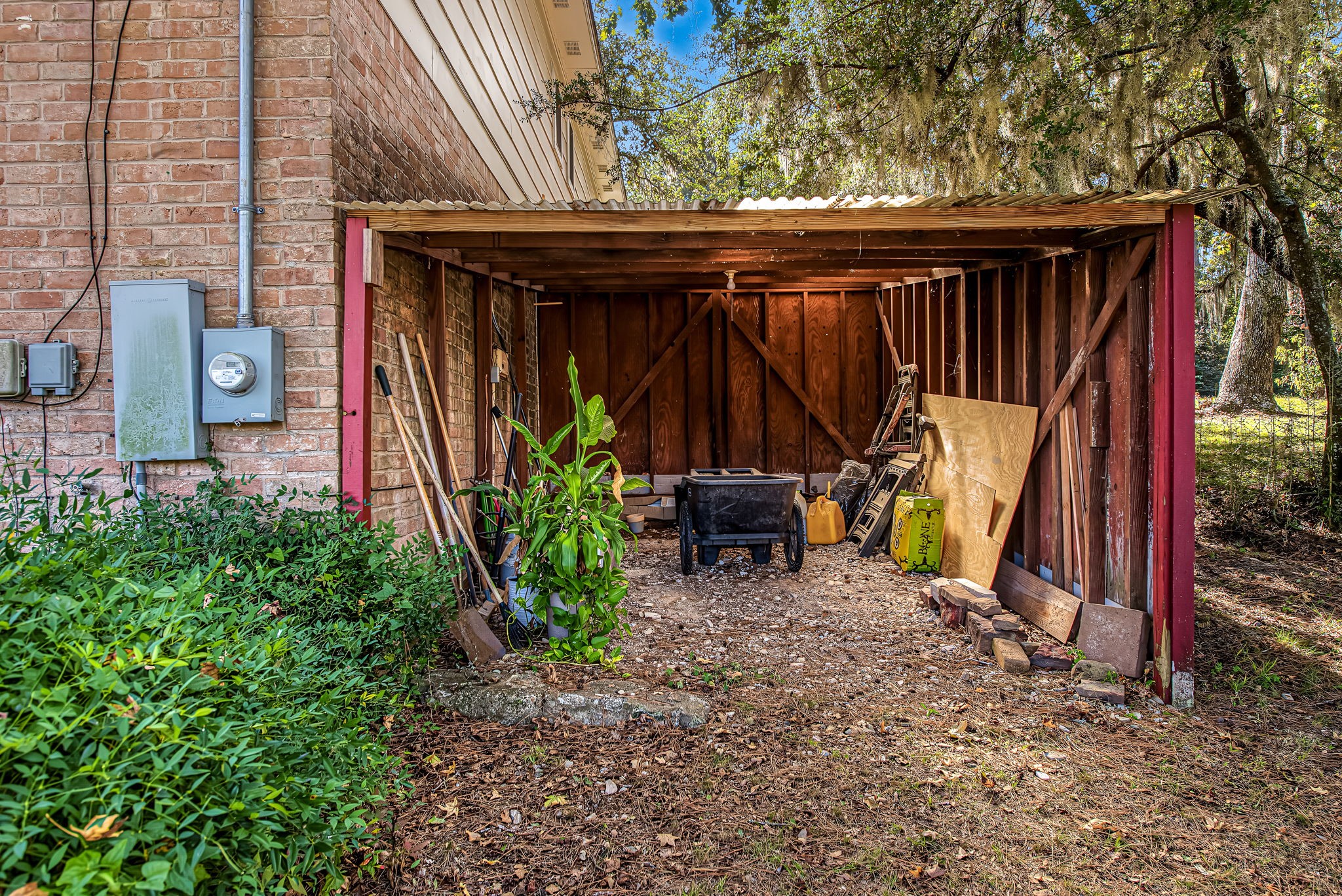 509 Brook Hollow Drive, Conroe, TX 77385