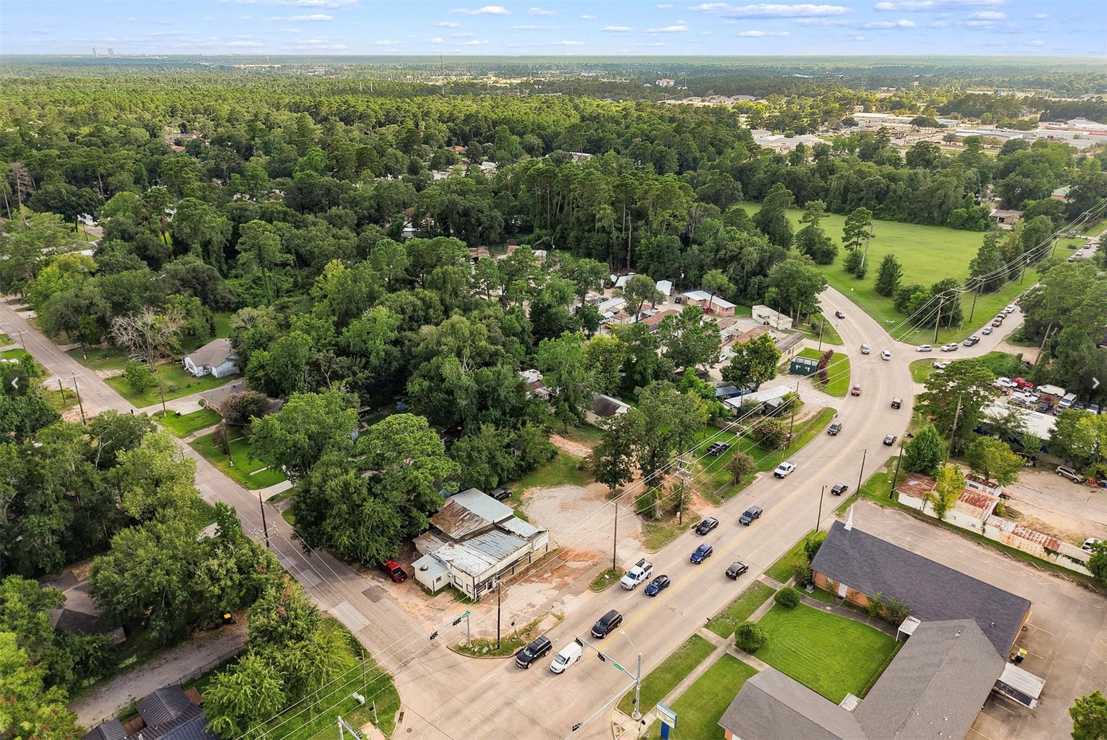 425 Silverdale Dr, Conroe, TX 77301
