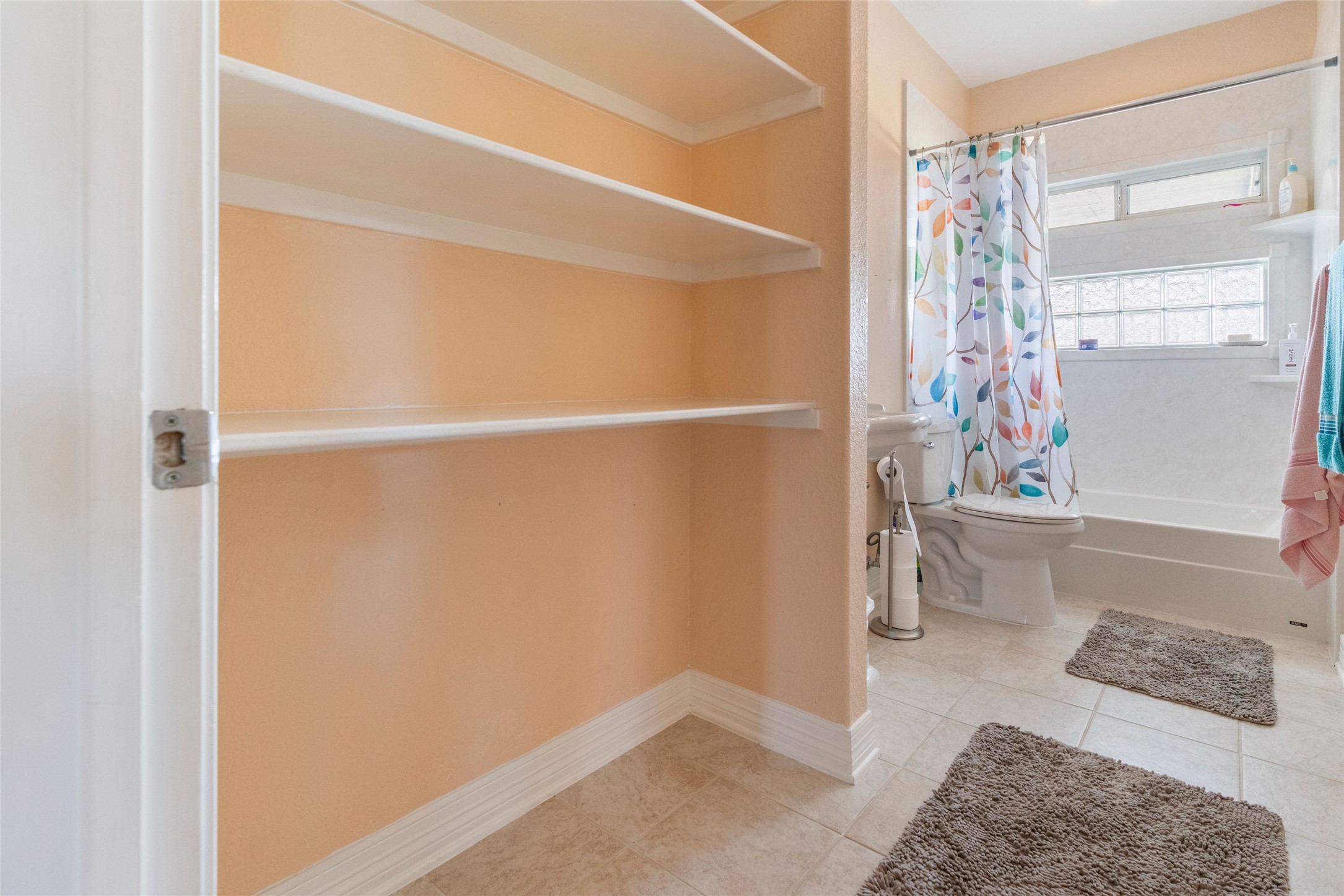 3805 County Road 160, Alvin, TX 77511