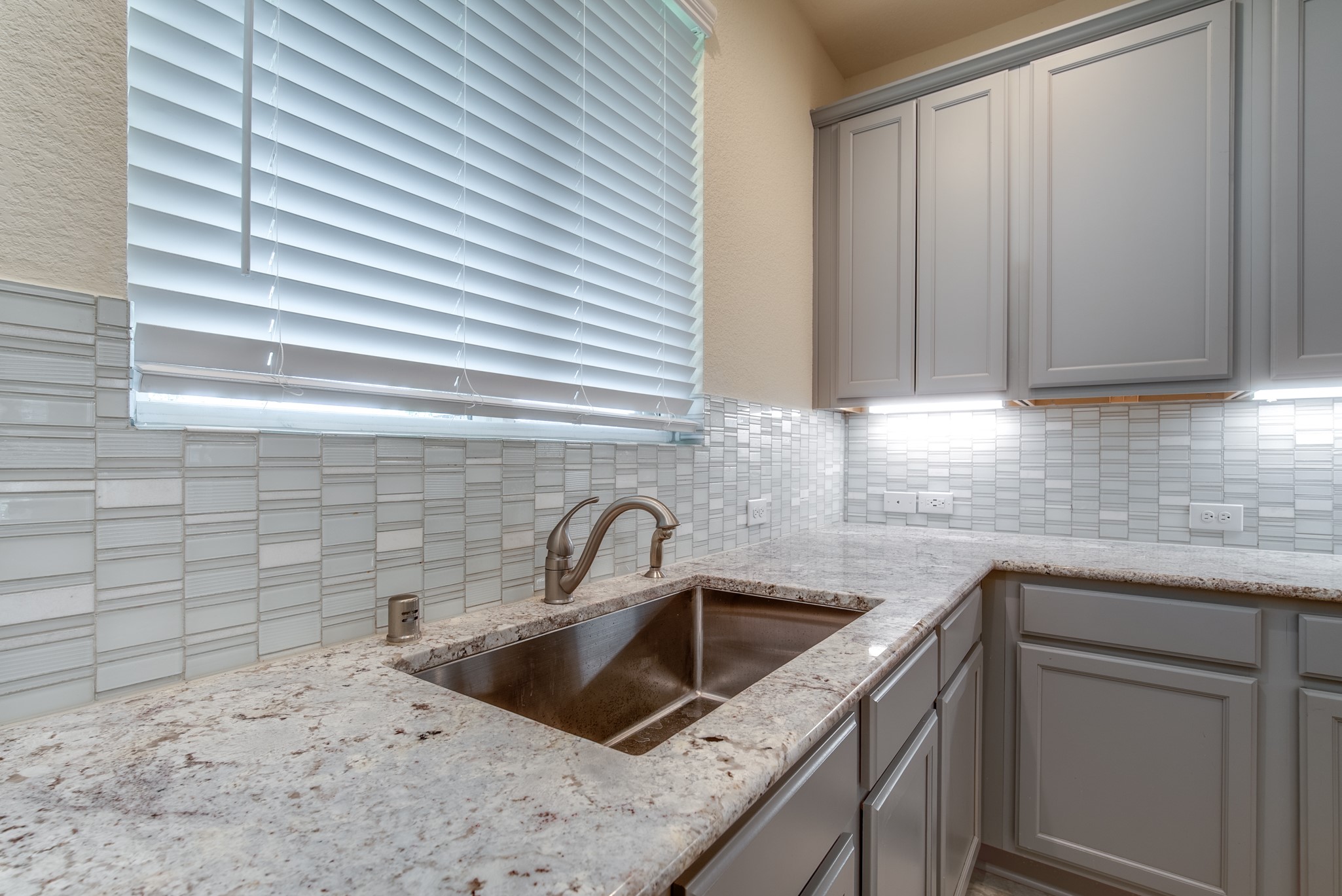 13018 Leisure Cove Drive, Texas City, TX 77568
