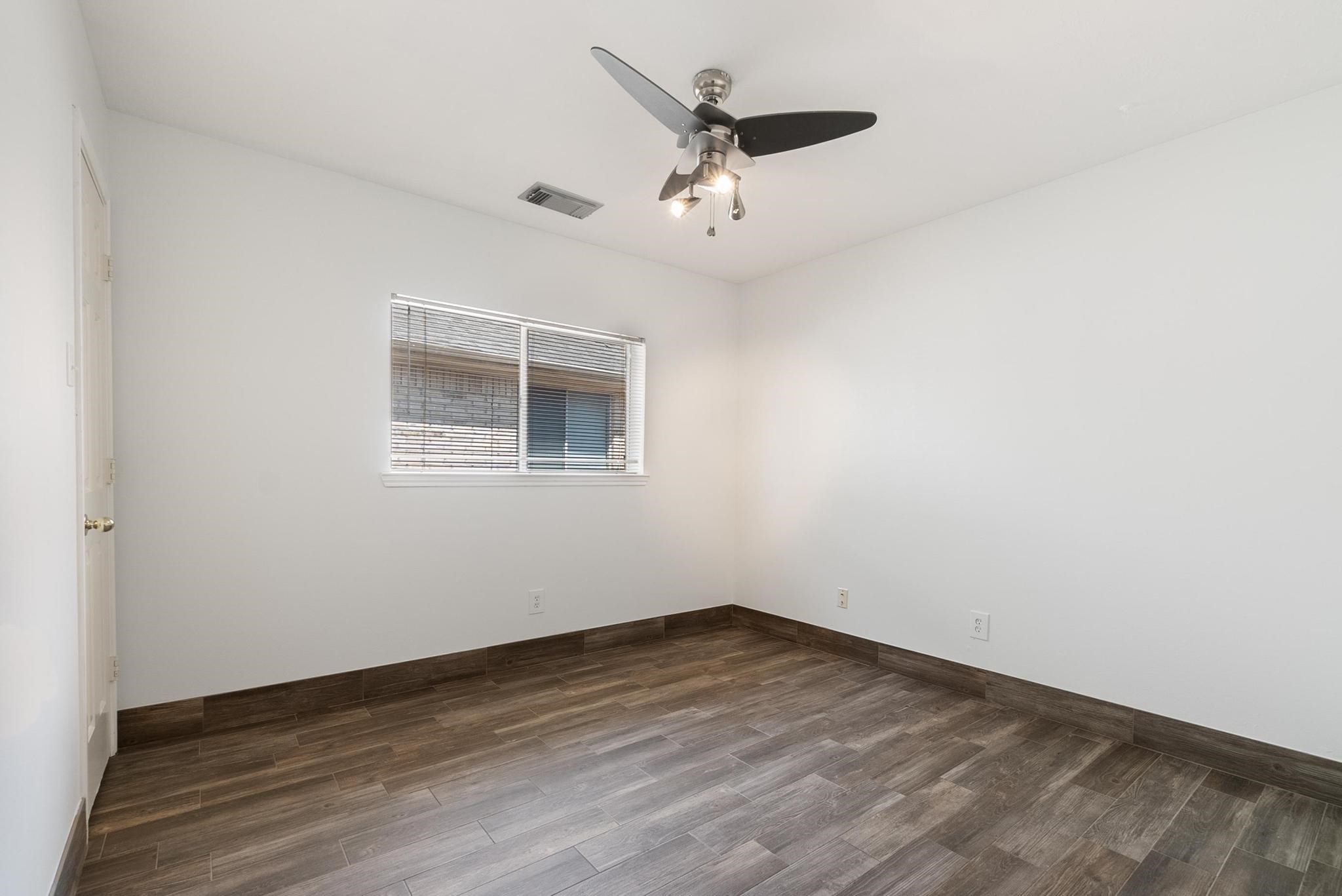 10638 Desert Springs Circle, Houston, TX 77095