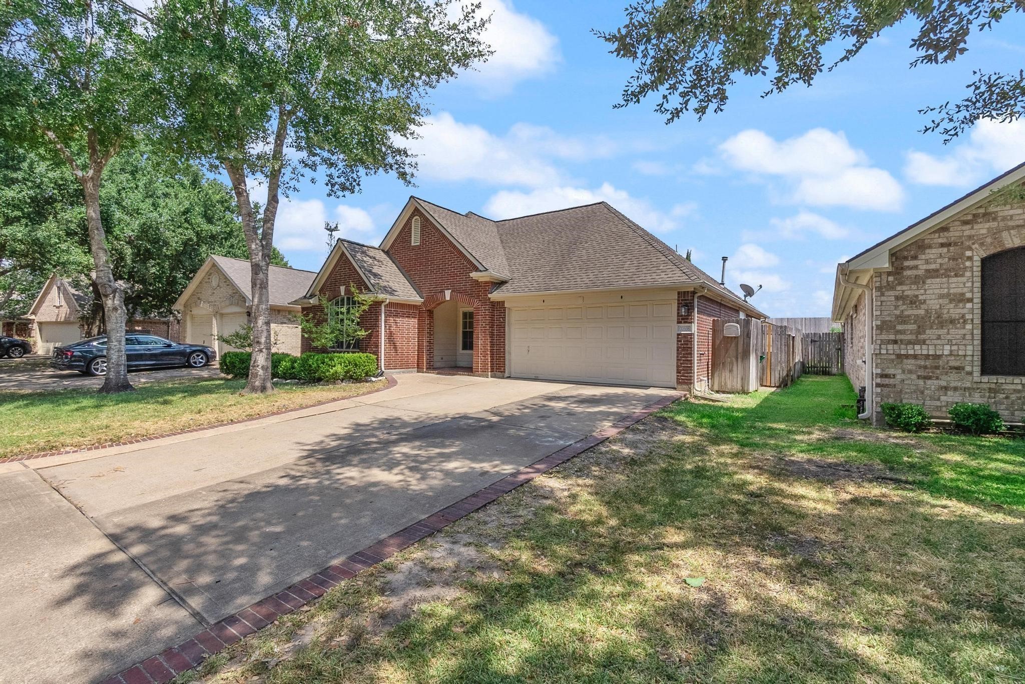 10638 Desert Springs Circle, Houston, TX 77095