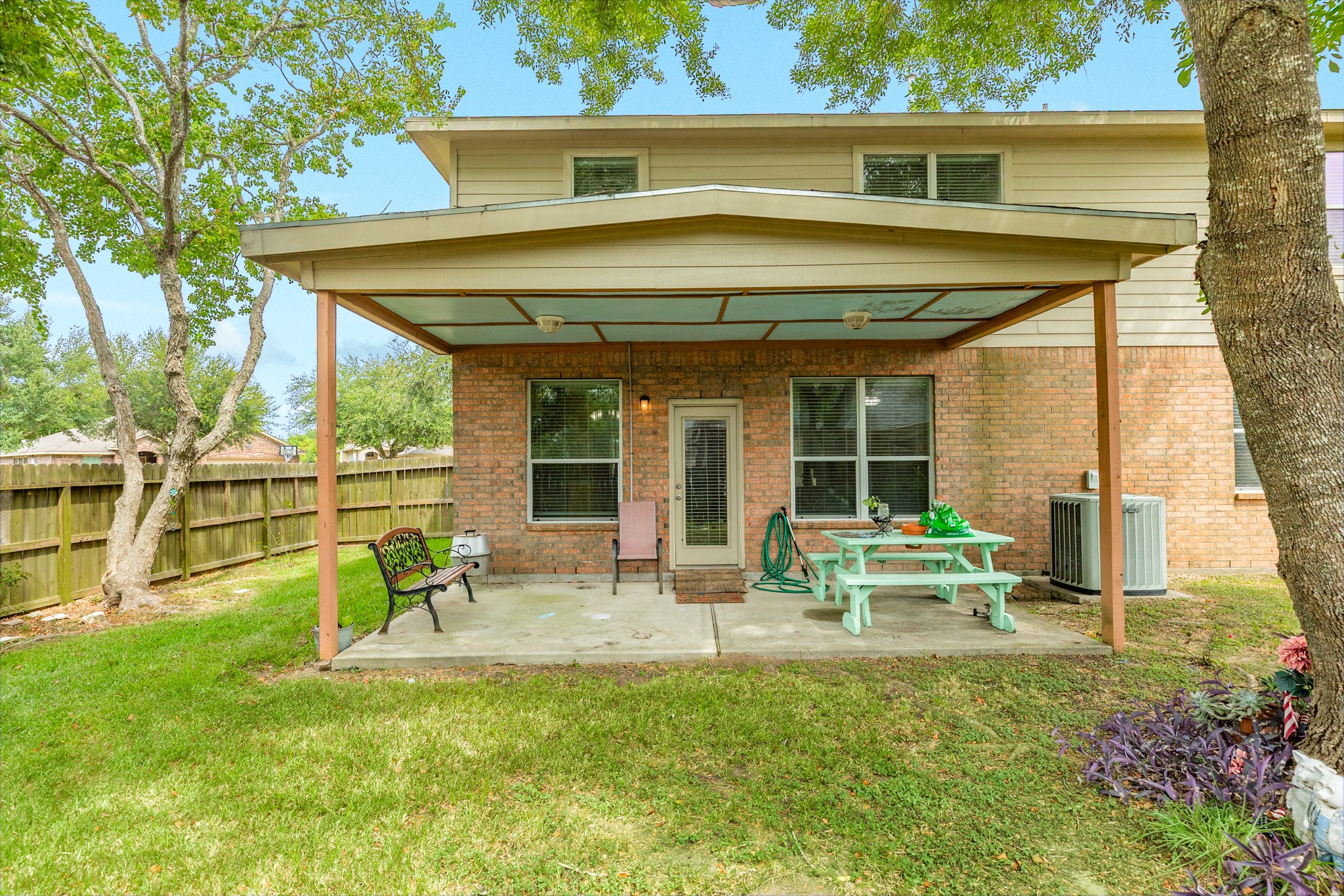 201 N Golden Oak Drive, Texas City, TX 77591