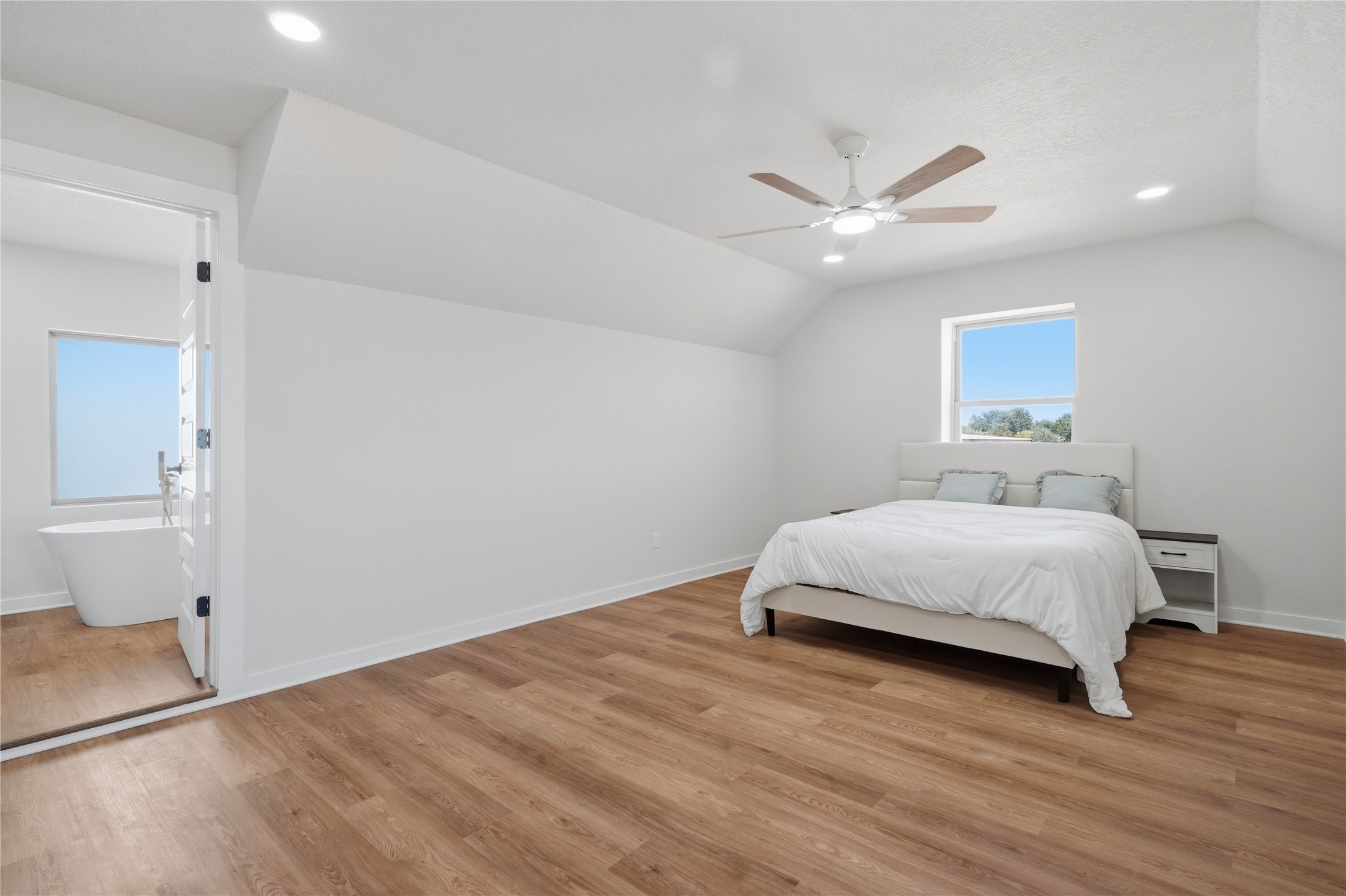 4918 Farmer Road, Alvin, TX 77511