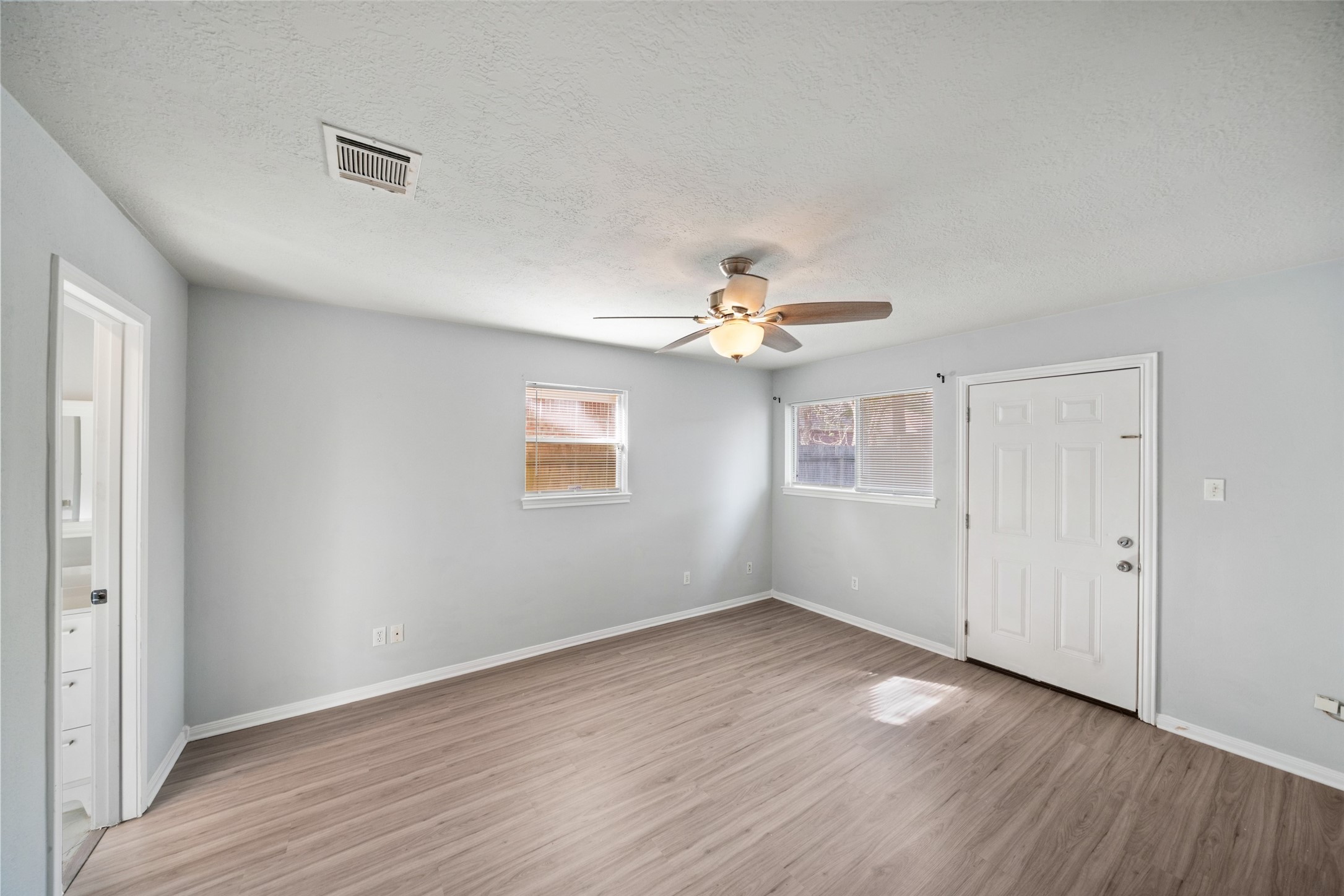 1725 Hazelwood Drive, Conroe, TX 77301
