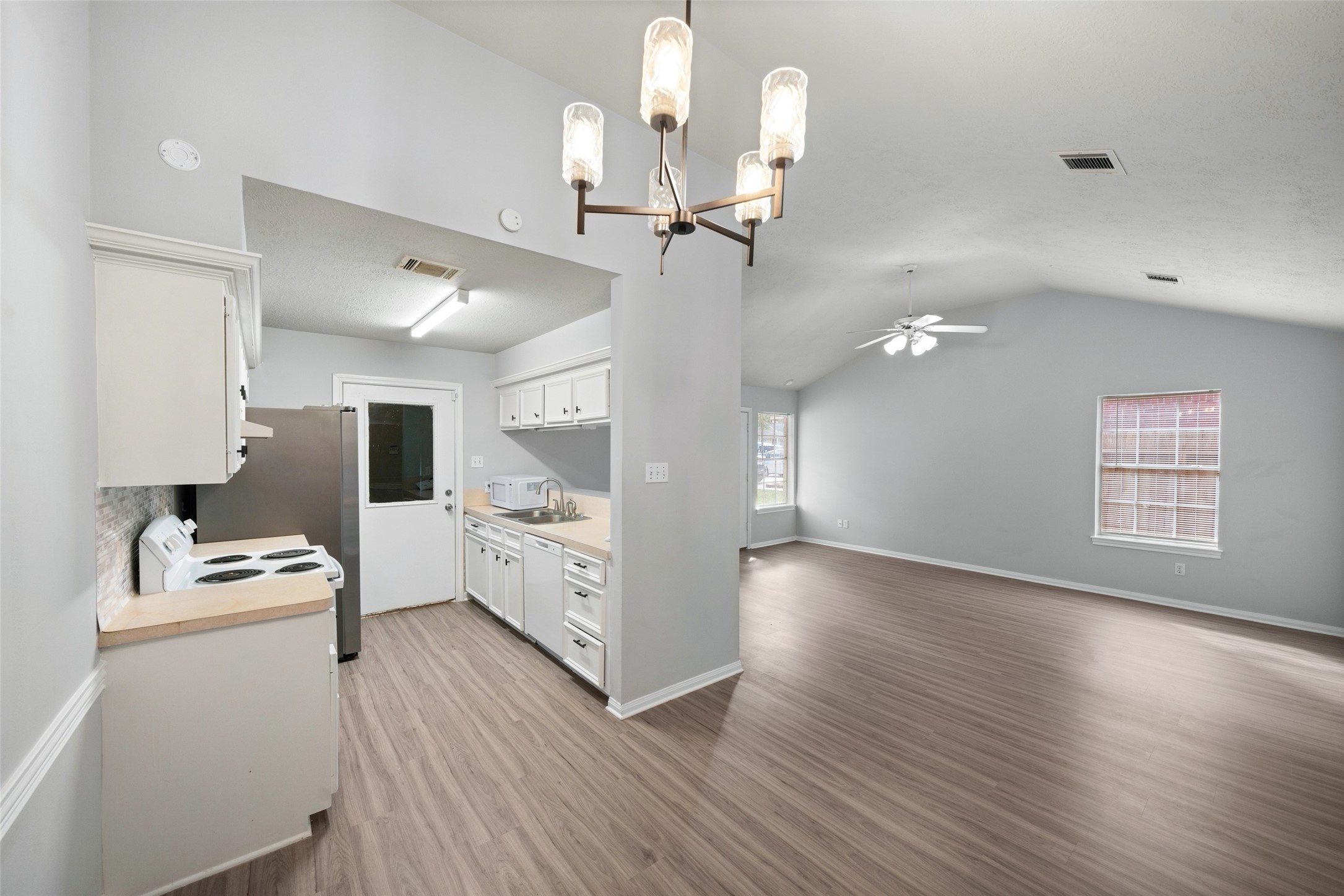 1725 Hazelwood Drive, Conroe, TX 77301