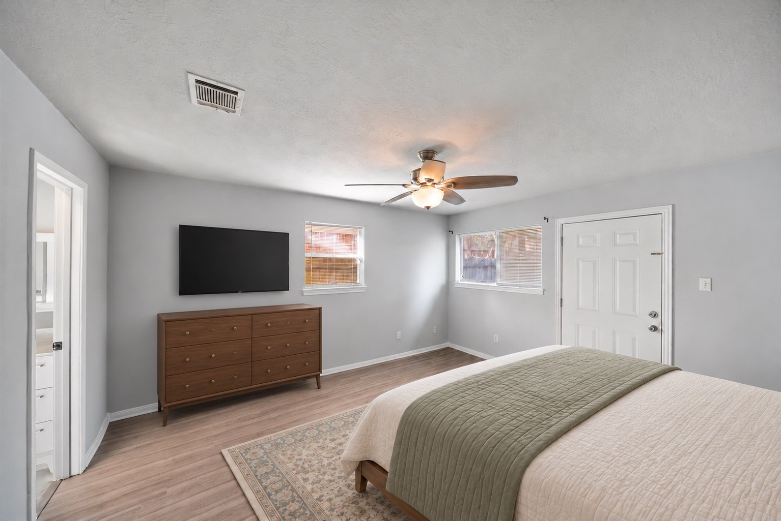 1725 Hazelwood Drive, Conroe, TX 77301