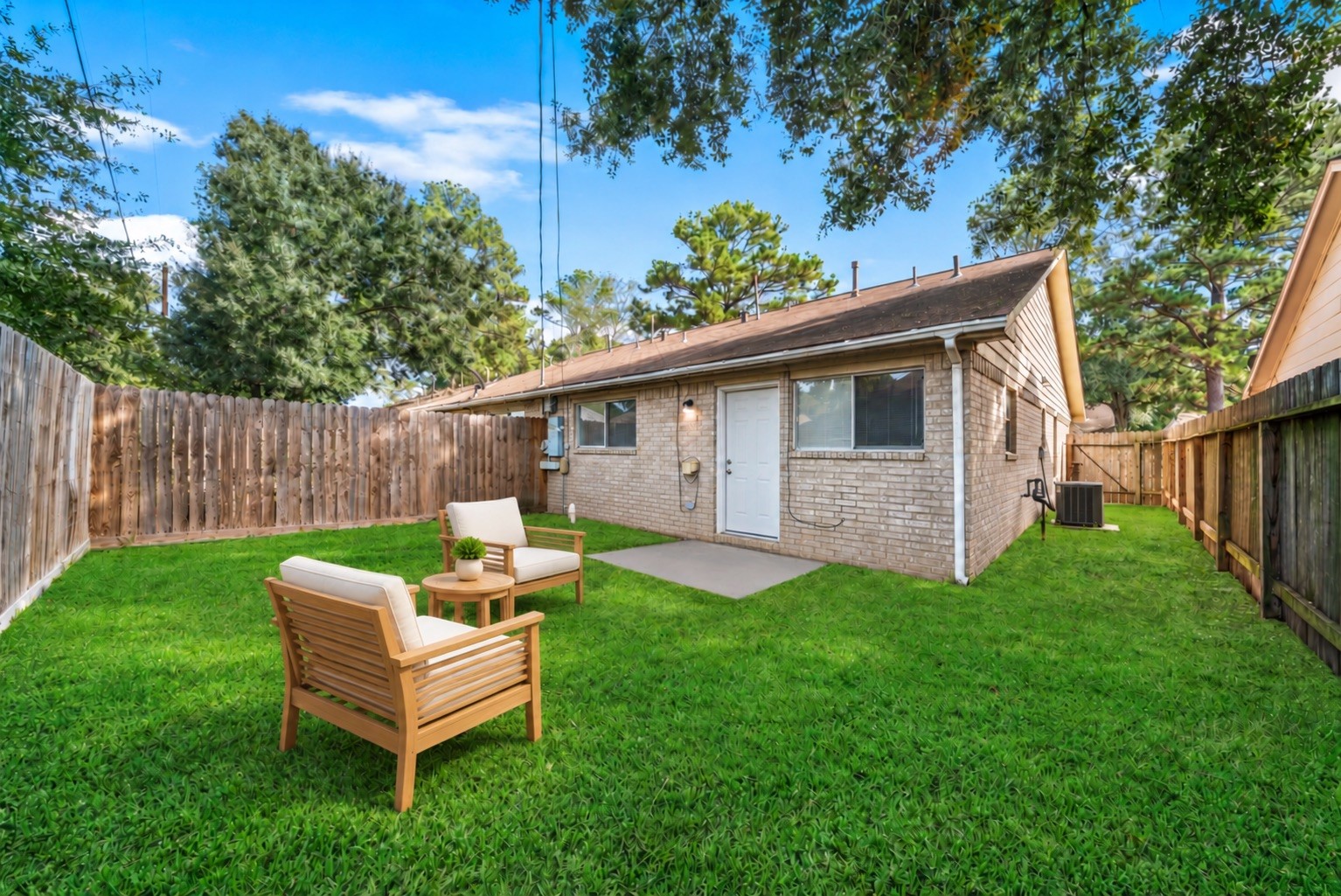 1725 Hazelwood Drive, Conroe, TX 77301