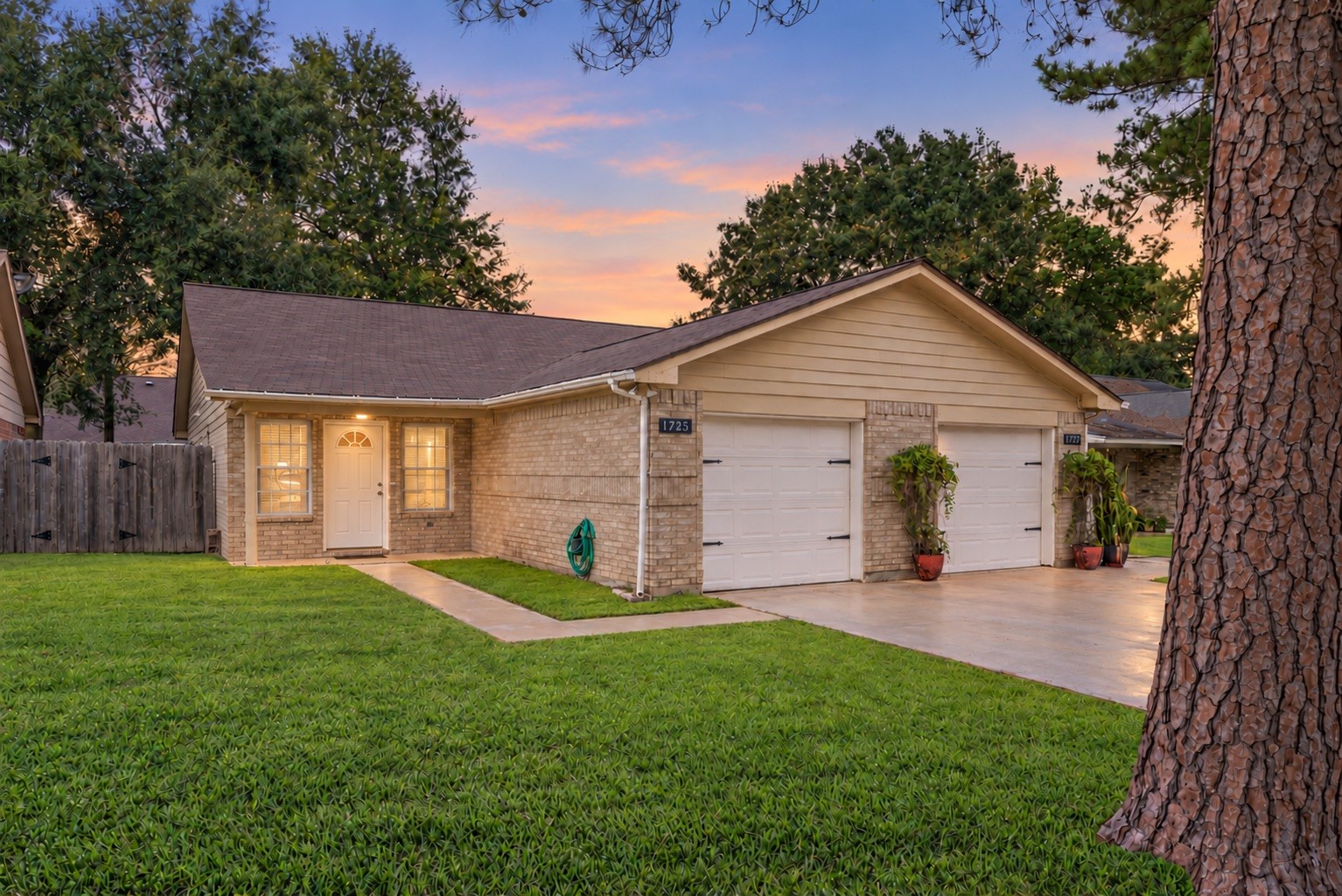 1725 Hazelwood Drive, Conroe, TX 77301