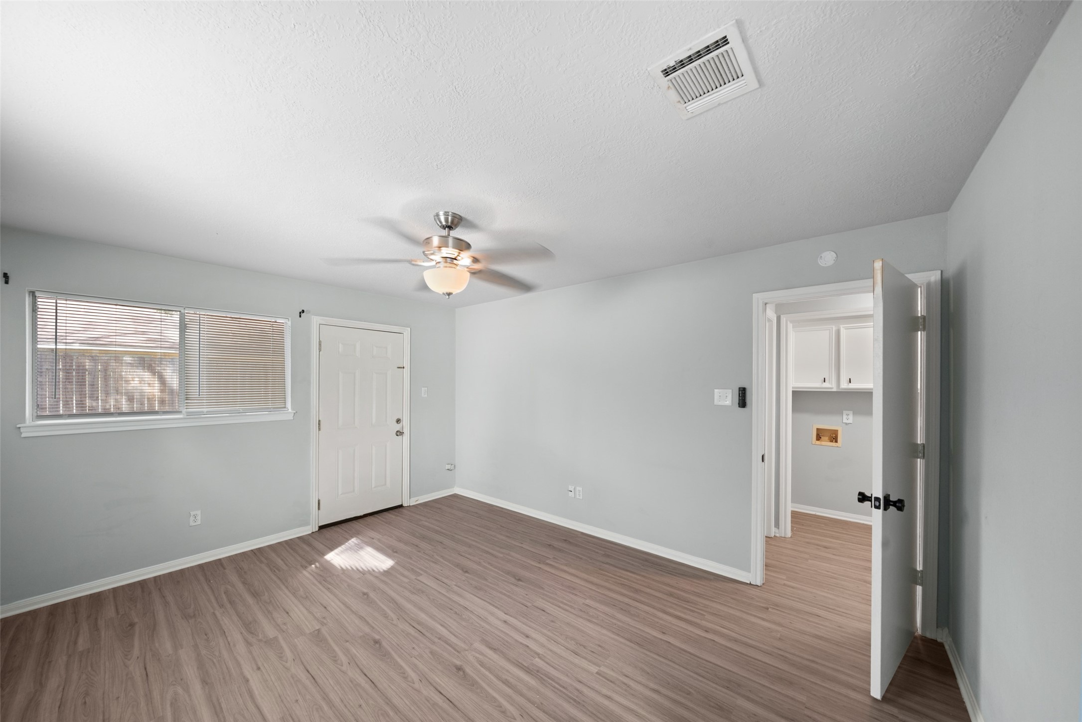 1725 Hazelwood Drive, Conroe, TX 77301