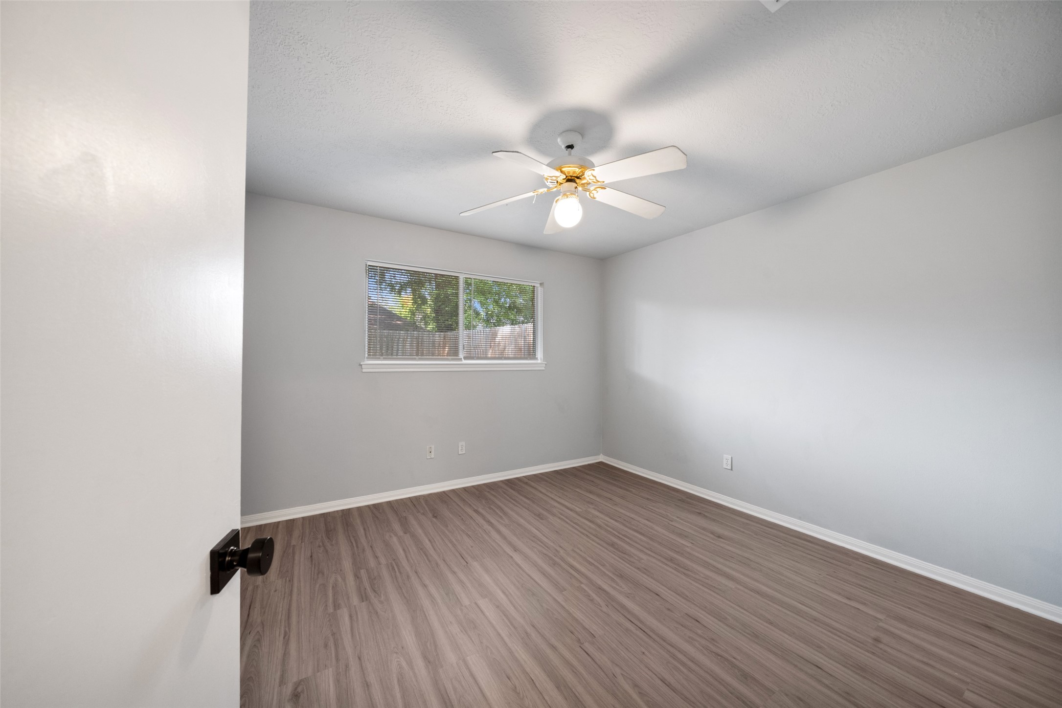 1725 Hazelwood Drive, Conroe, TX 77301