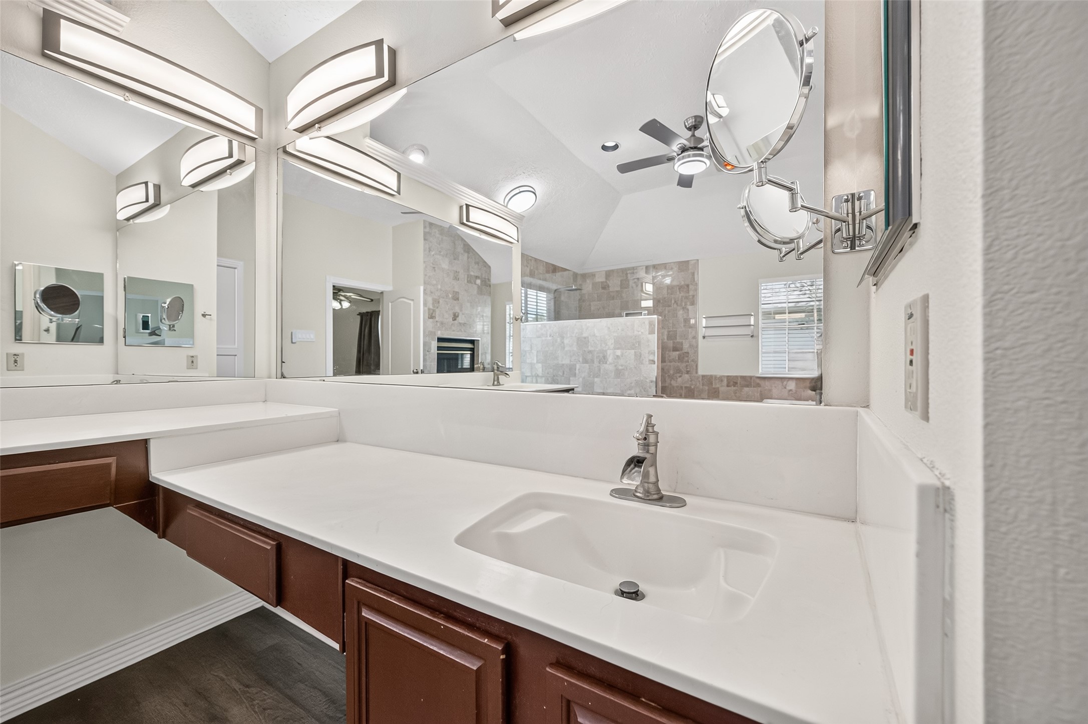 3643 Timothy Lane, Richmond, TX 77406