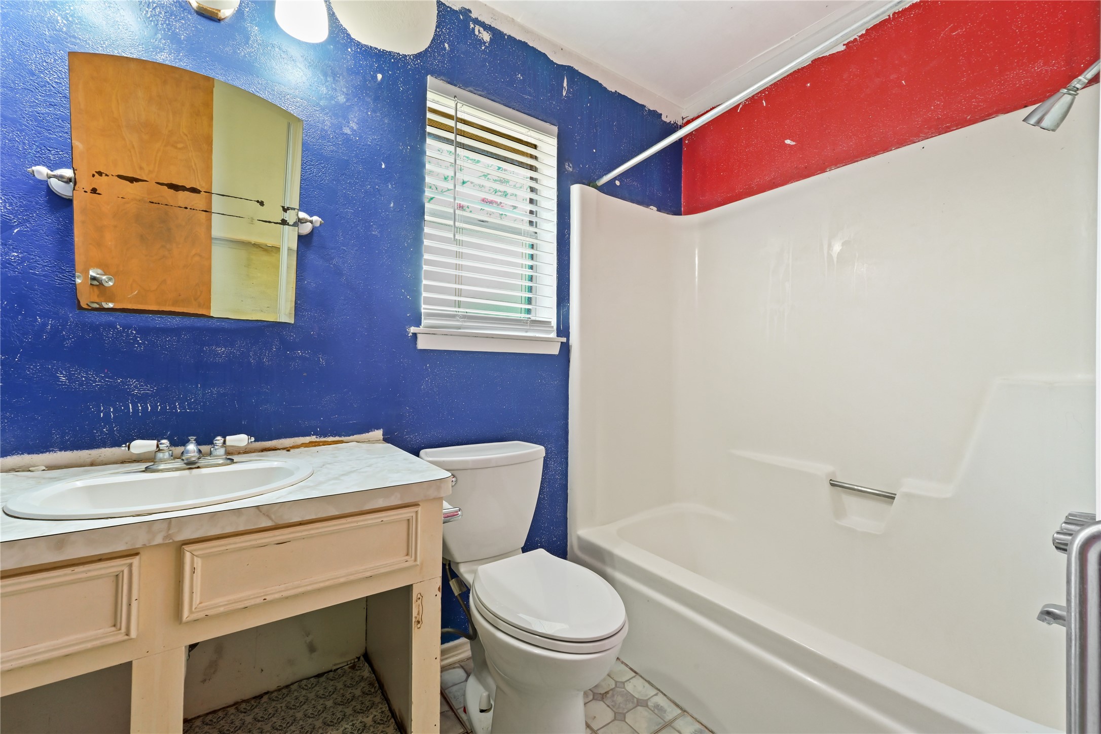 4811 25th Street, Dickinson, TX 77539