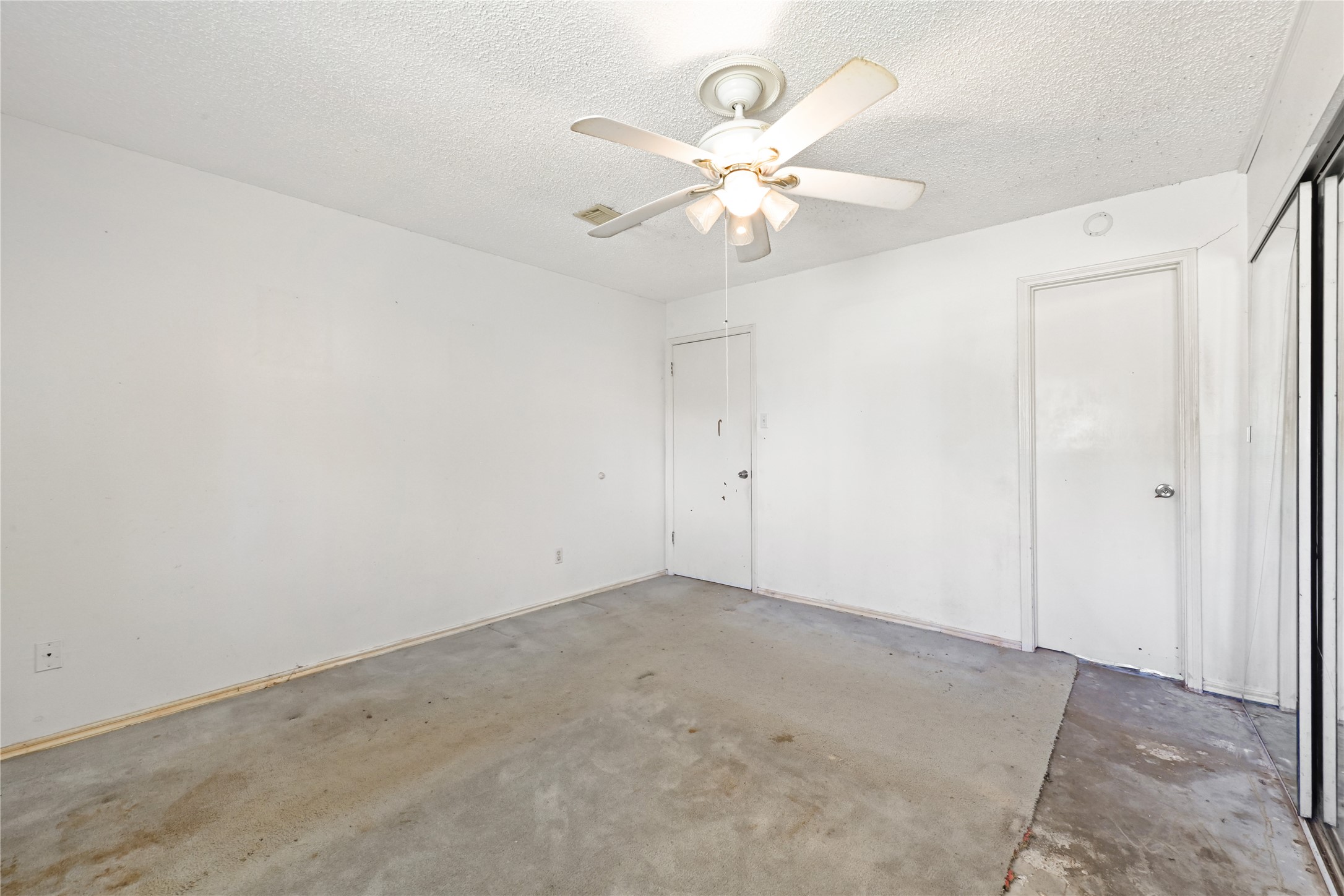 4811 25th Street, Dickinson, TX 77539
