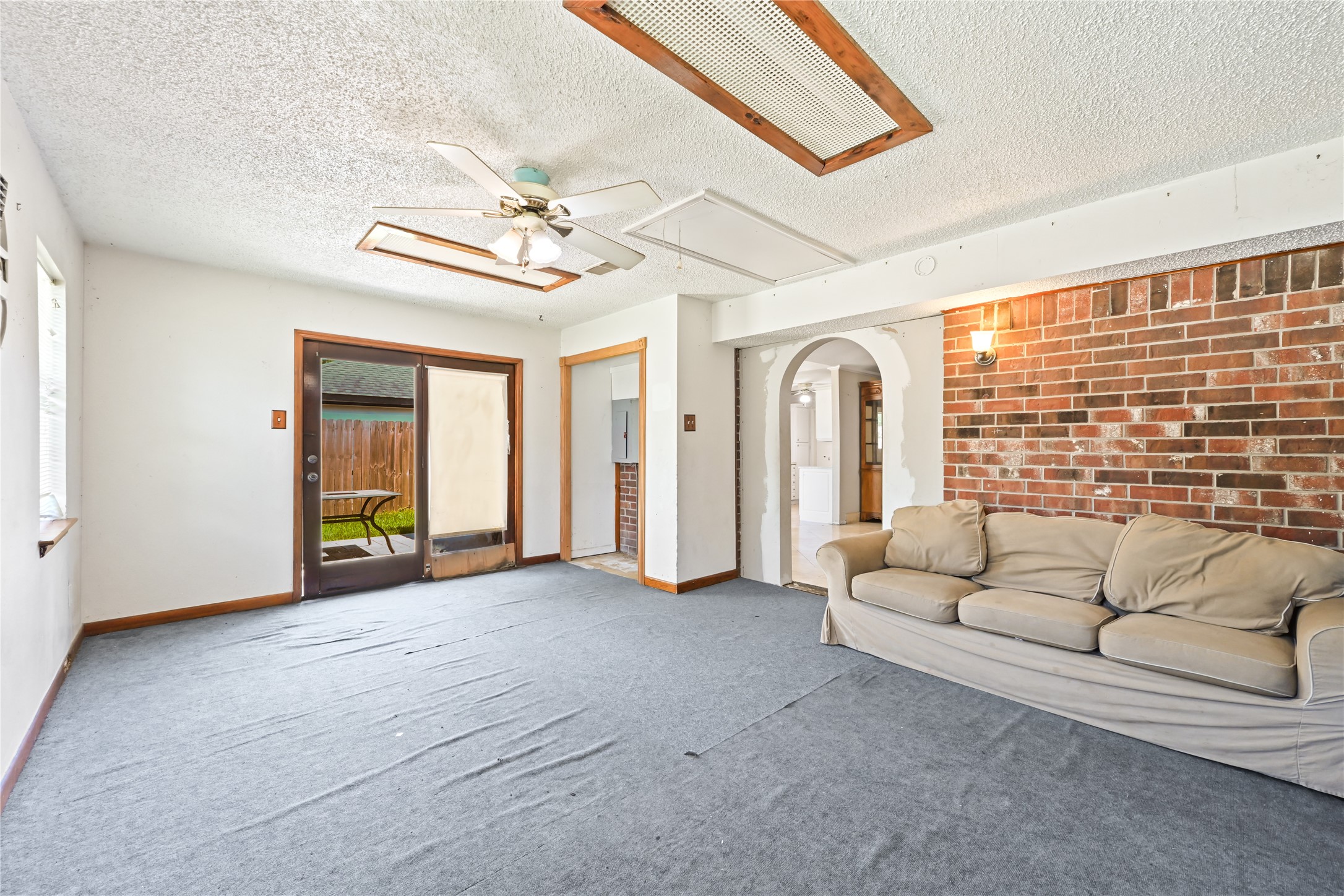 4811 25th Street, Dickinson, TX 77539