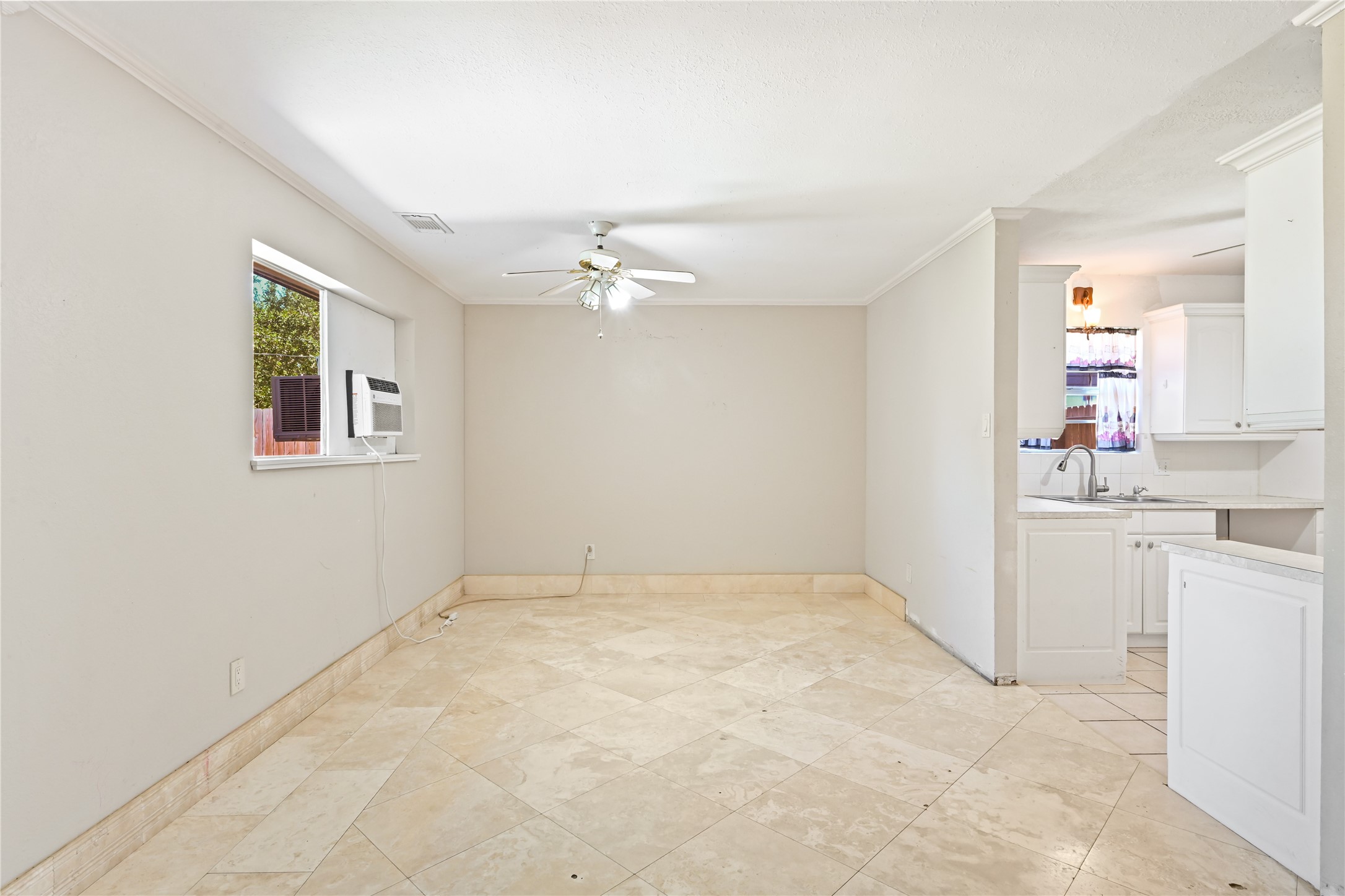 4811 25th Street, Dickinson, TX 77539